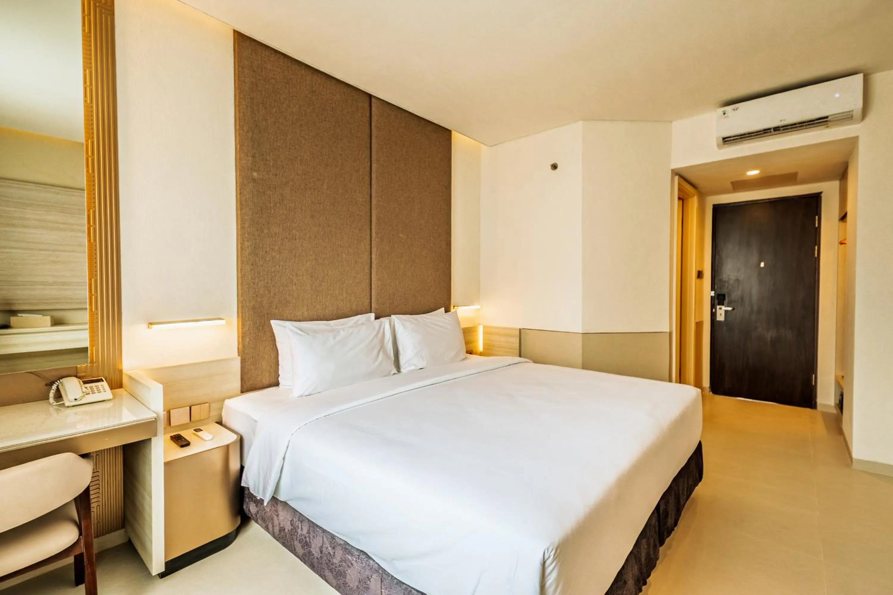 Bed in Gino Feruci Braga by KAGUM Hotels