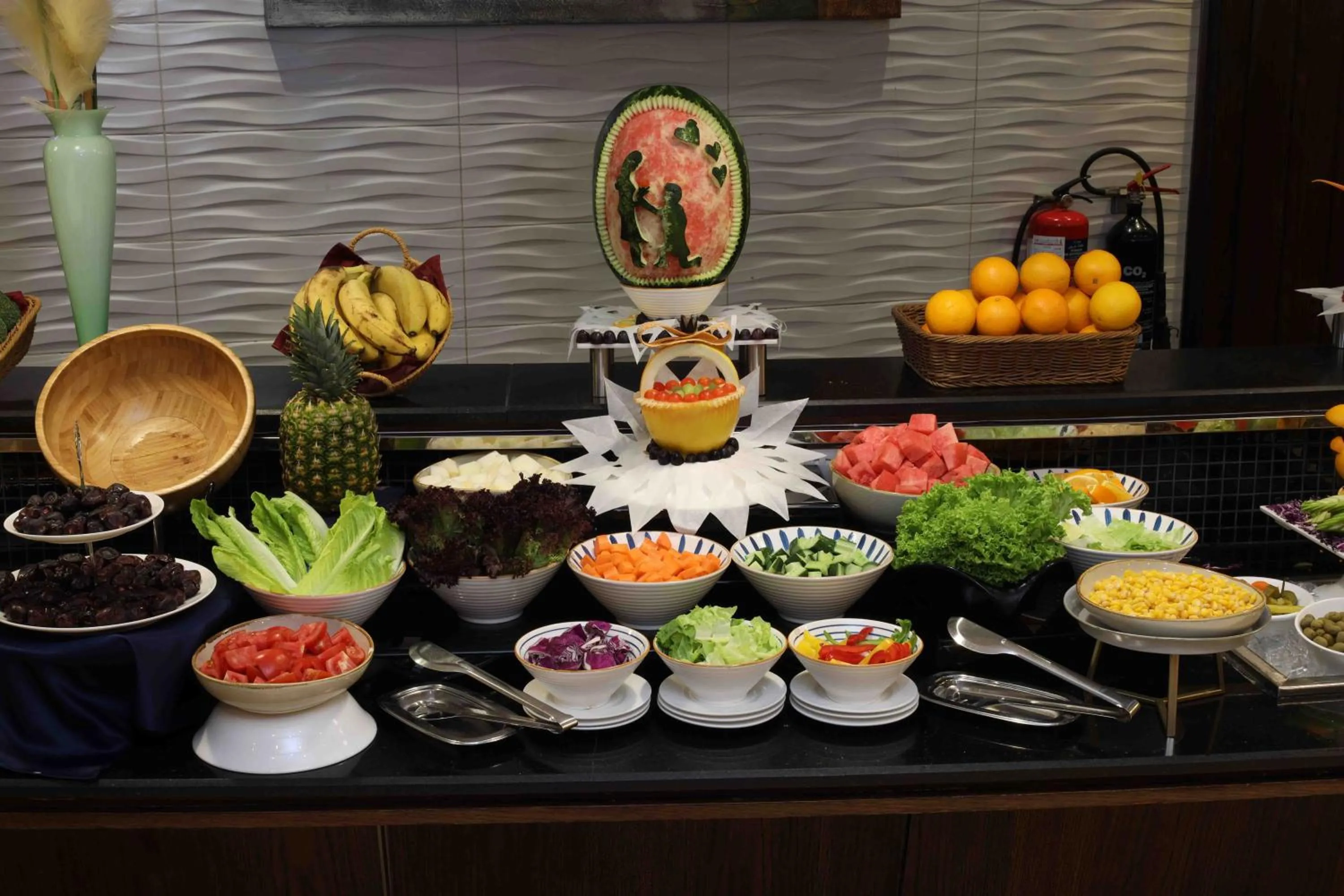 Restaurant/places to eat in City Tower Hotel