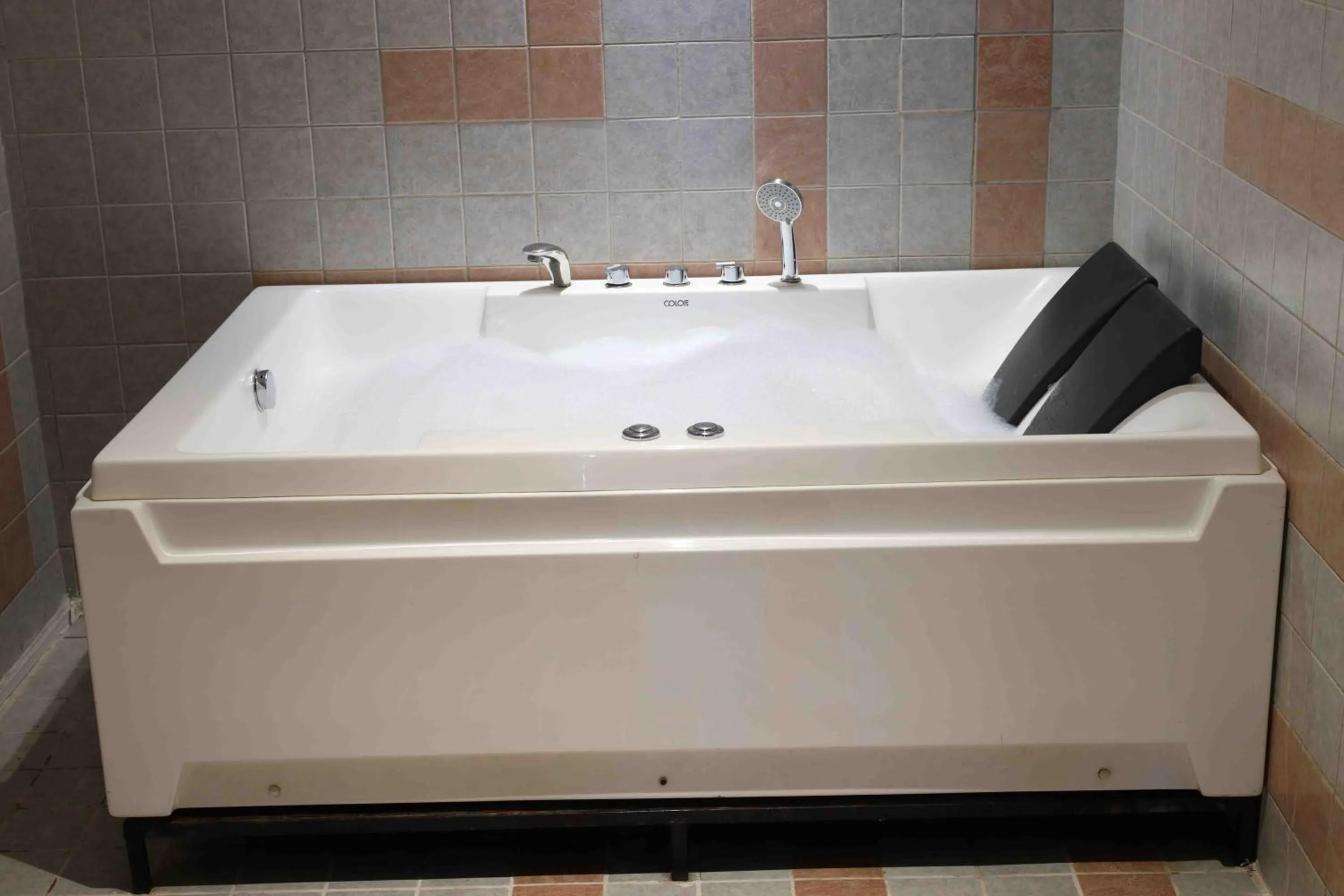 Hot Tub in City Tower Hotel