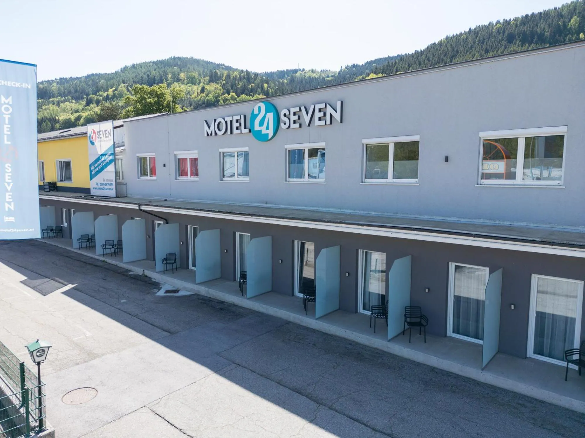 Property building in MOTEL24seven