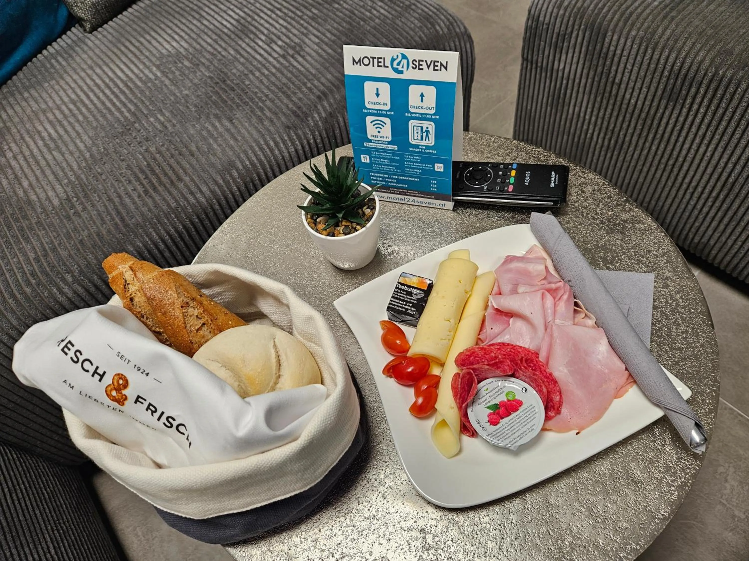 Food and drinks in MOTEL24seven