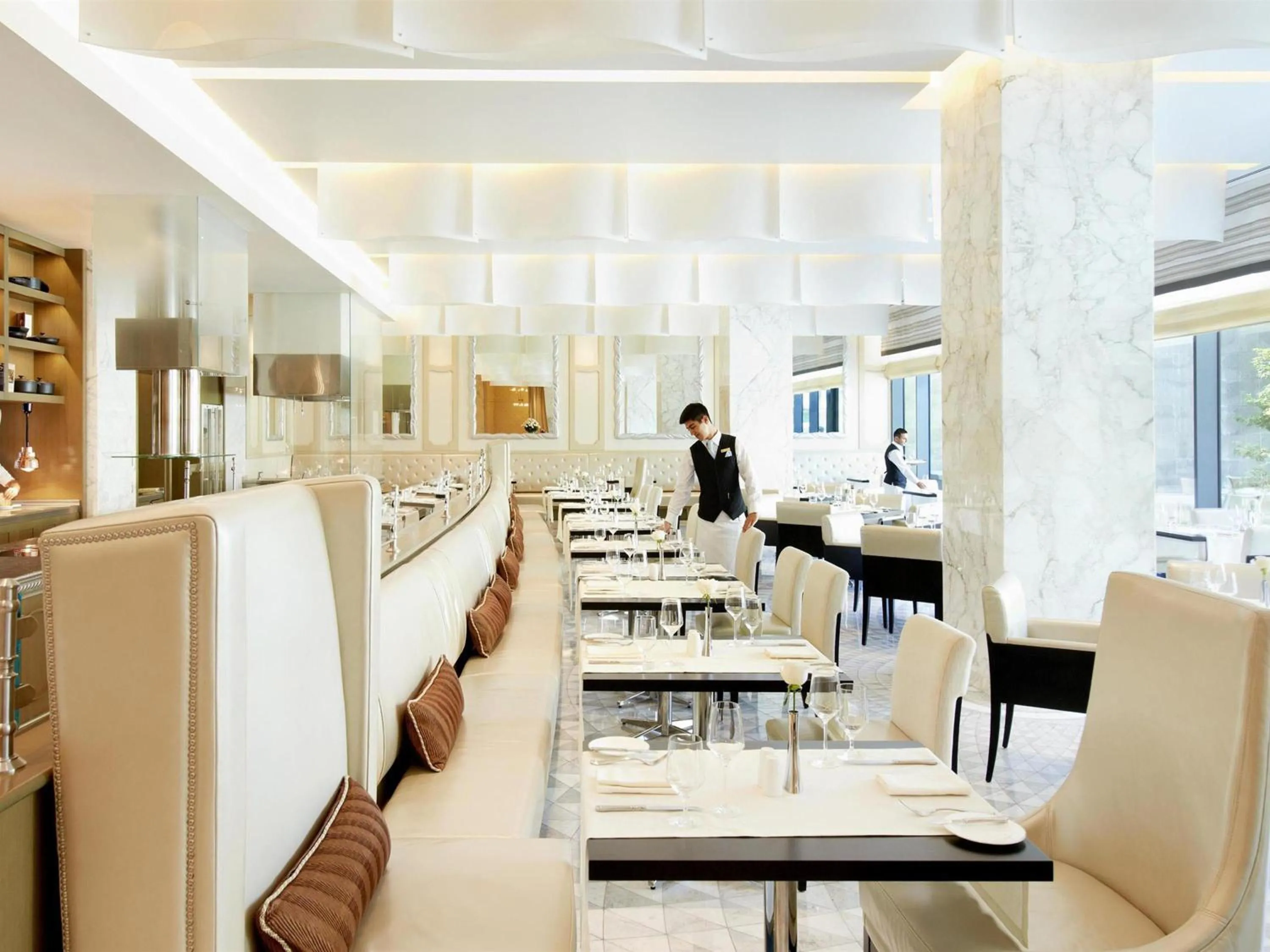 Restaurant/places to eat in Fairmont Baku, Flame Towers