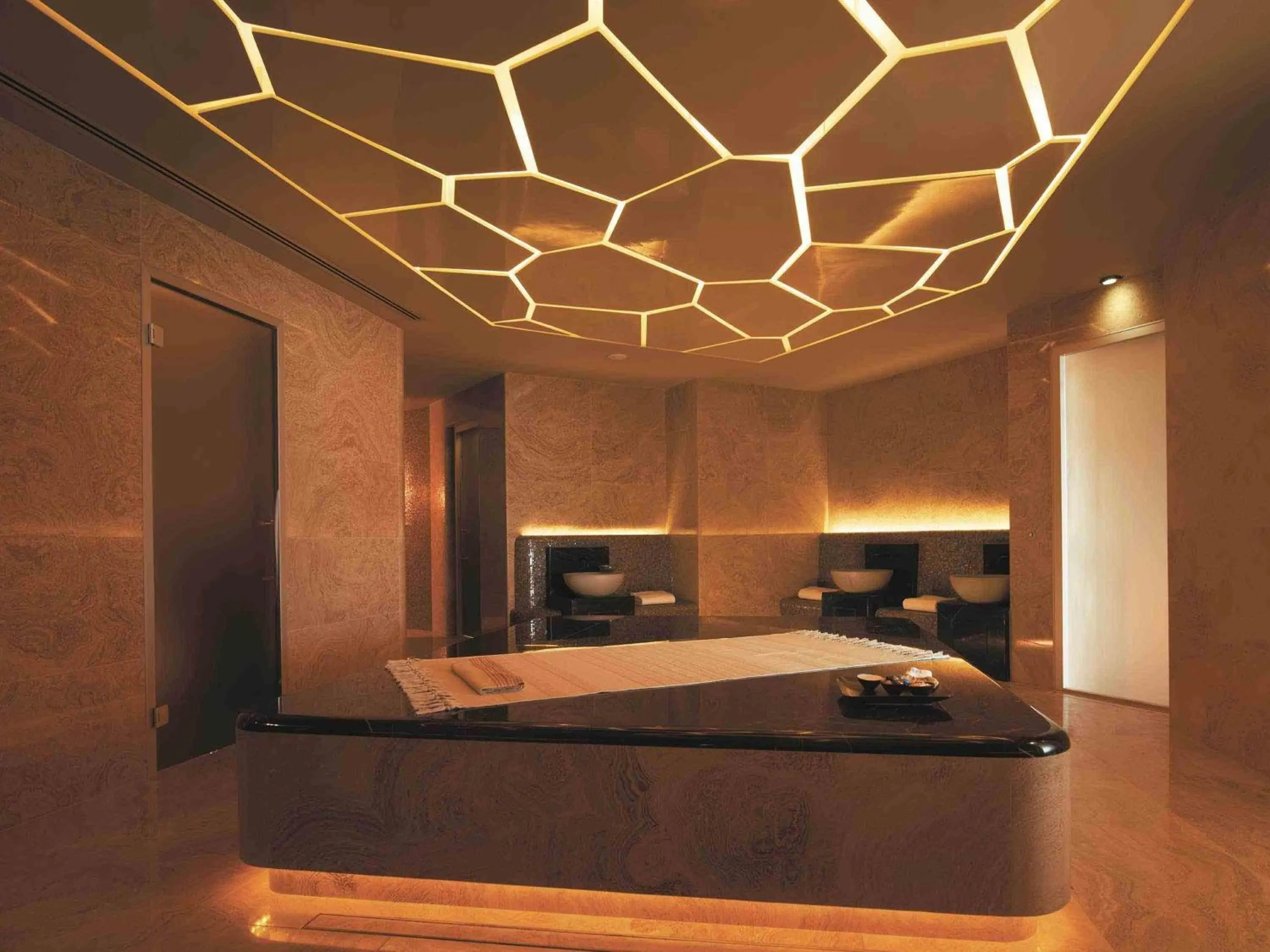 Spa and wellness centre/facilities, Bed in Fairmont Baku, Flame Towers