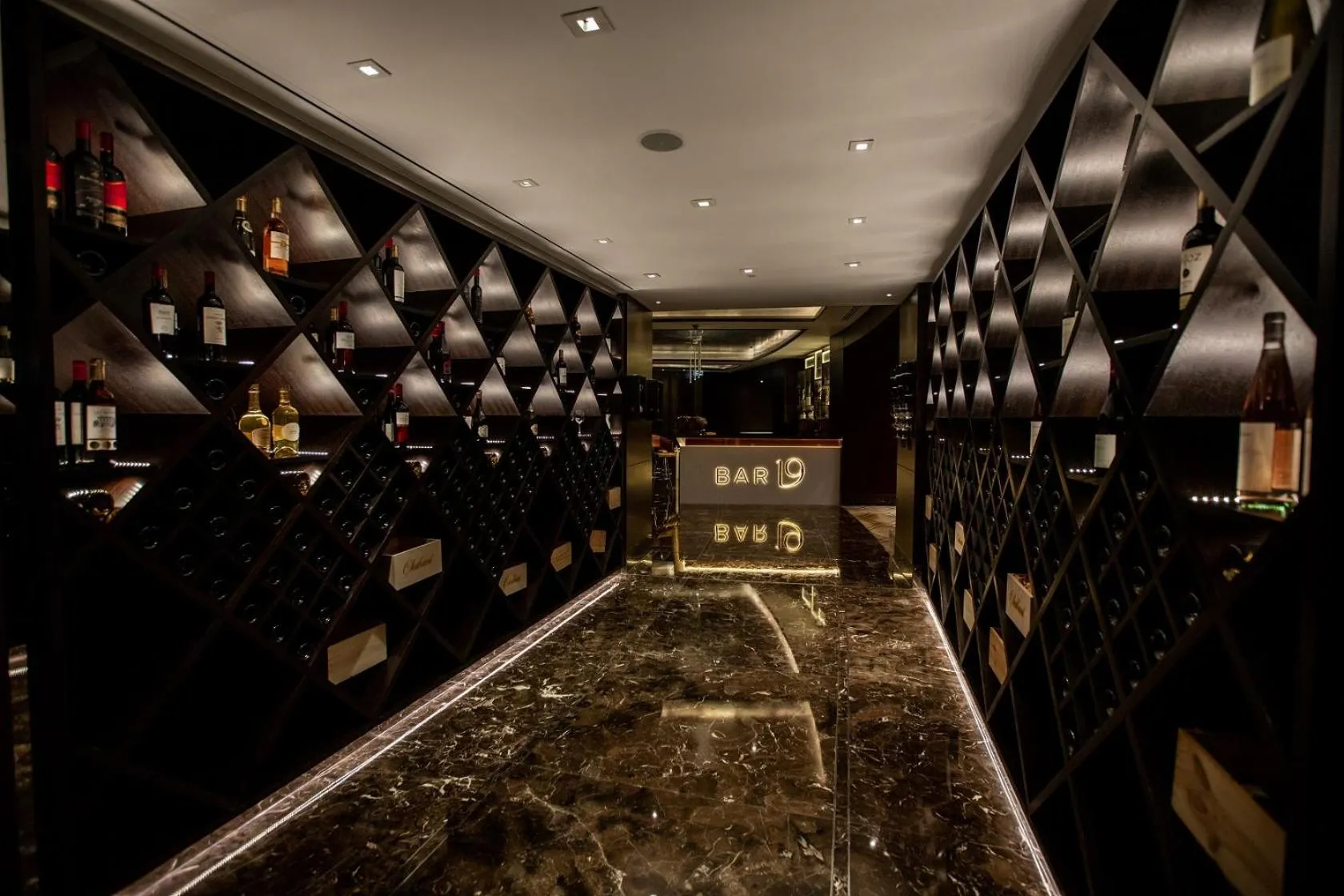 Restaurant/places to eat in Fairmont Baku, Flame Towers