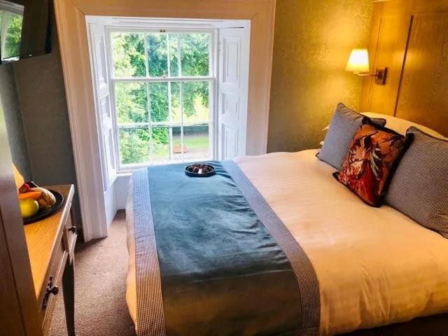 Bedroom, Bed in Avalon House Hotel