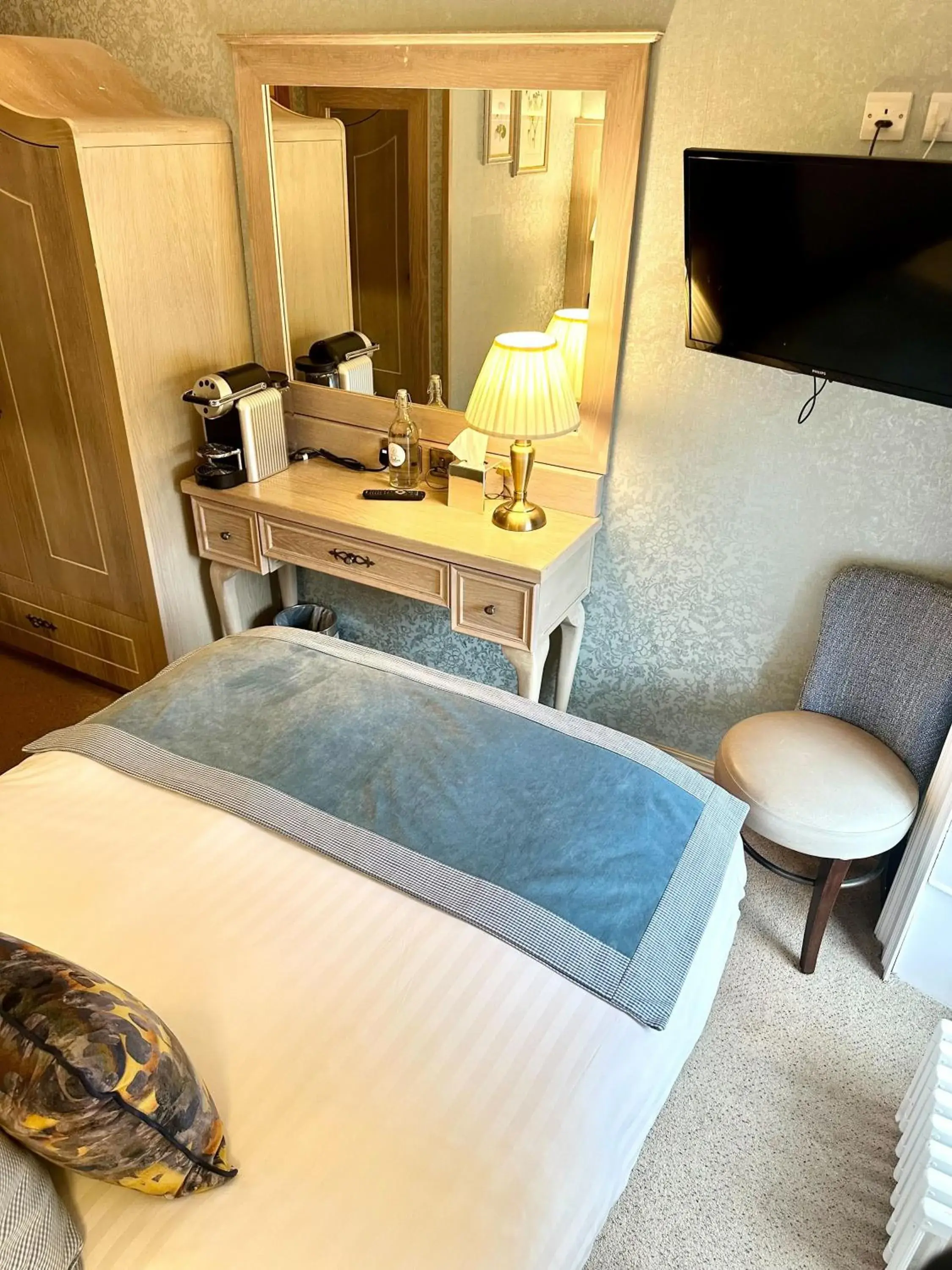 Bedroom, Bed in Avalon House Hotel Bedroom, Bed in Avalon House Hotel