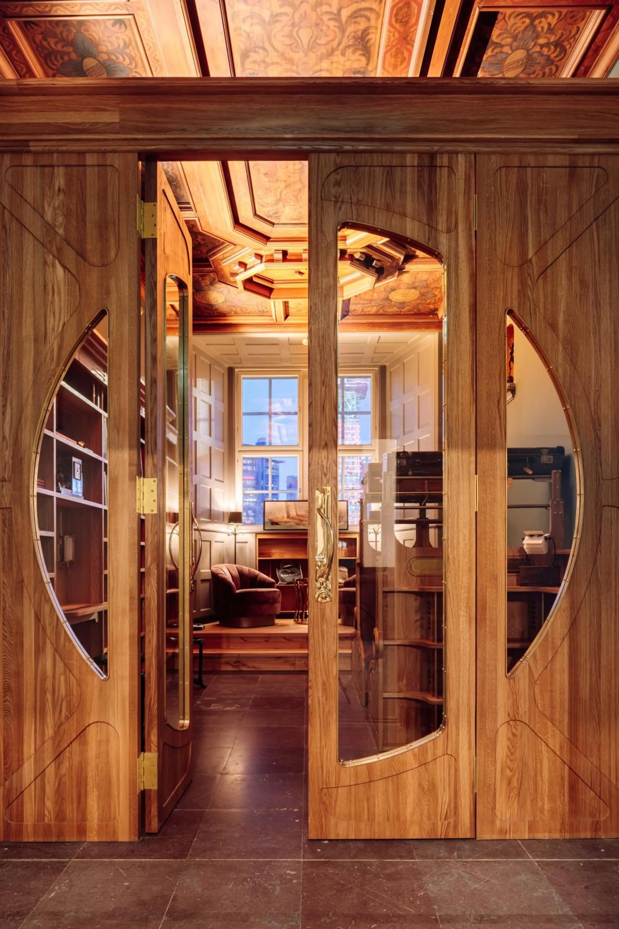 Library, Bed in Amerikalinjen