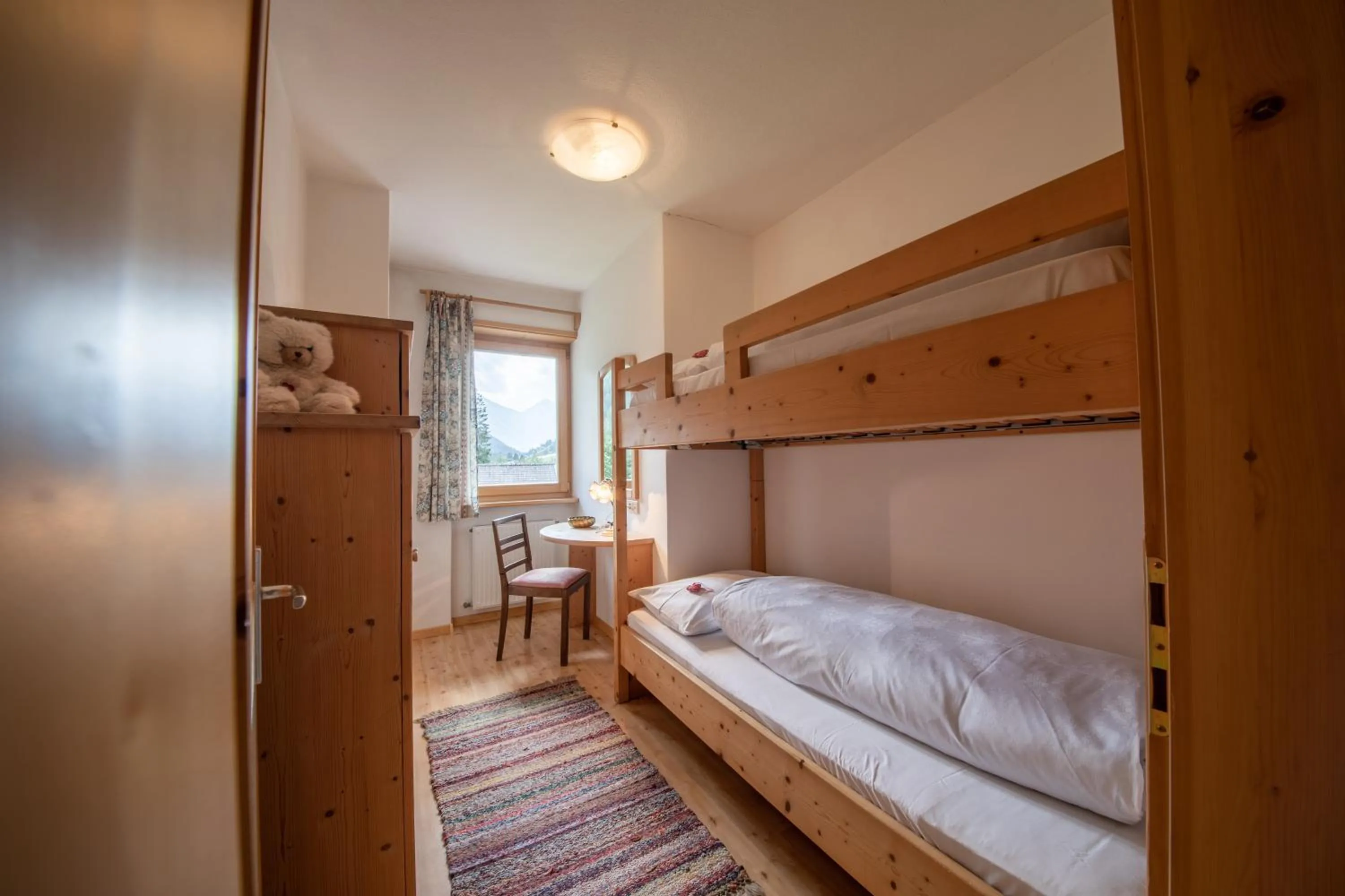 bunk bed, Bed in Haus Adlerhorst