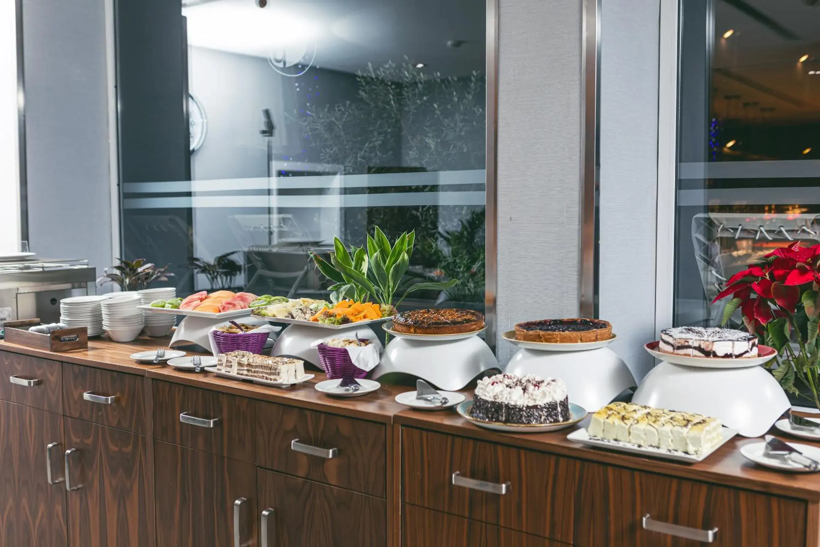 Restaurant/places to eat in Pebbles Resort Restaurant/places to eat in Pebbles Resort