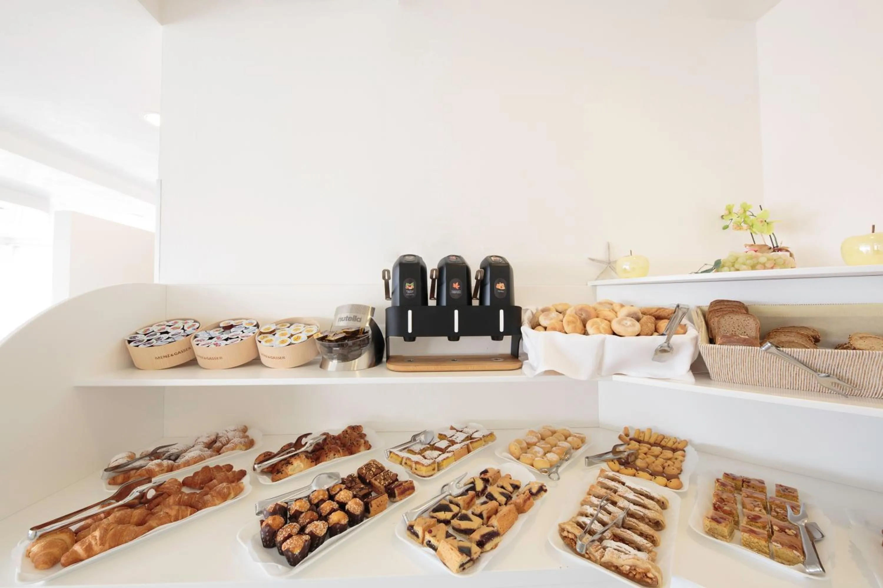 Buffet breakfast in Hotel Riviera