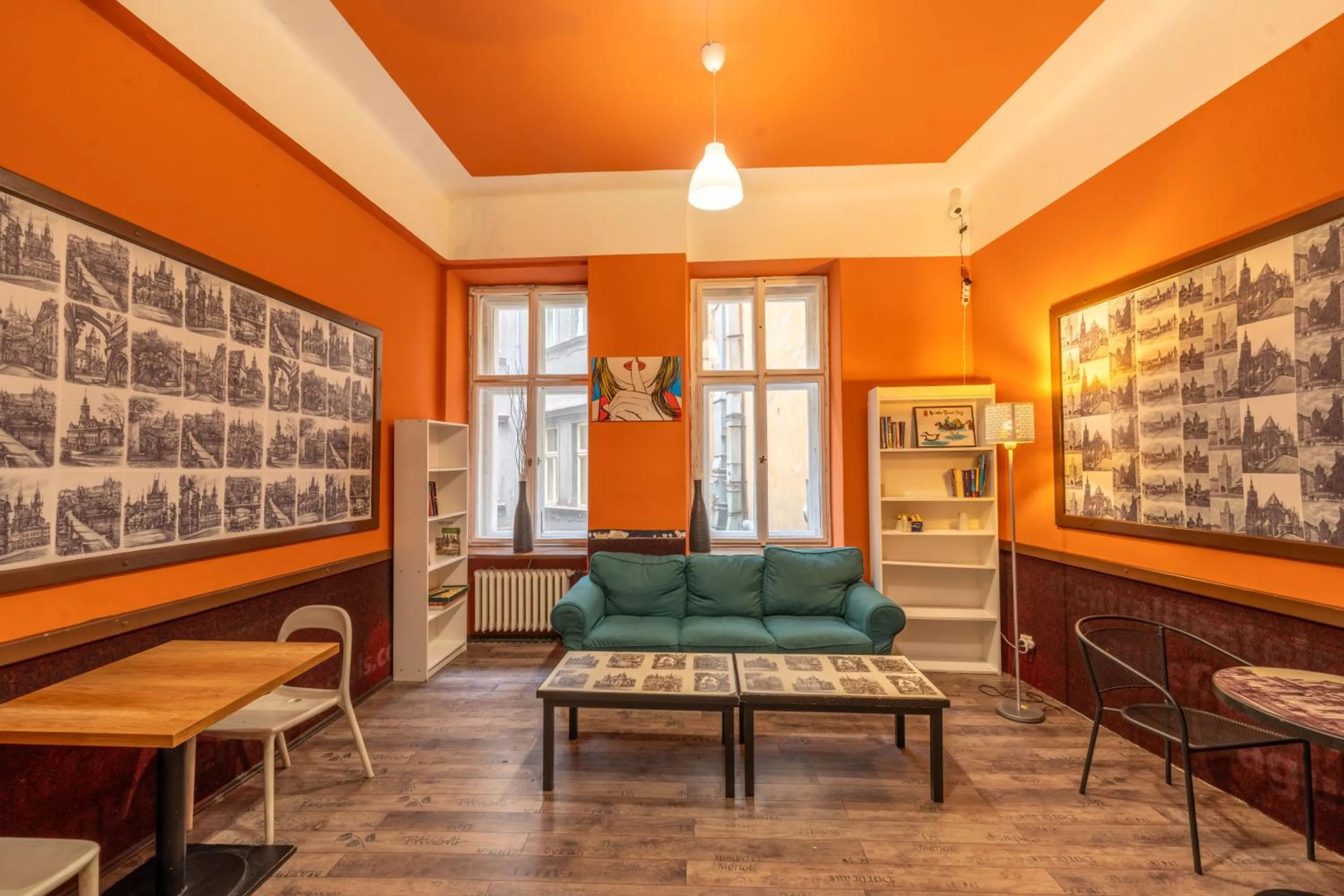 Communal lounge/ TV room in Best Spot Hostel