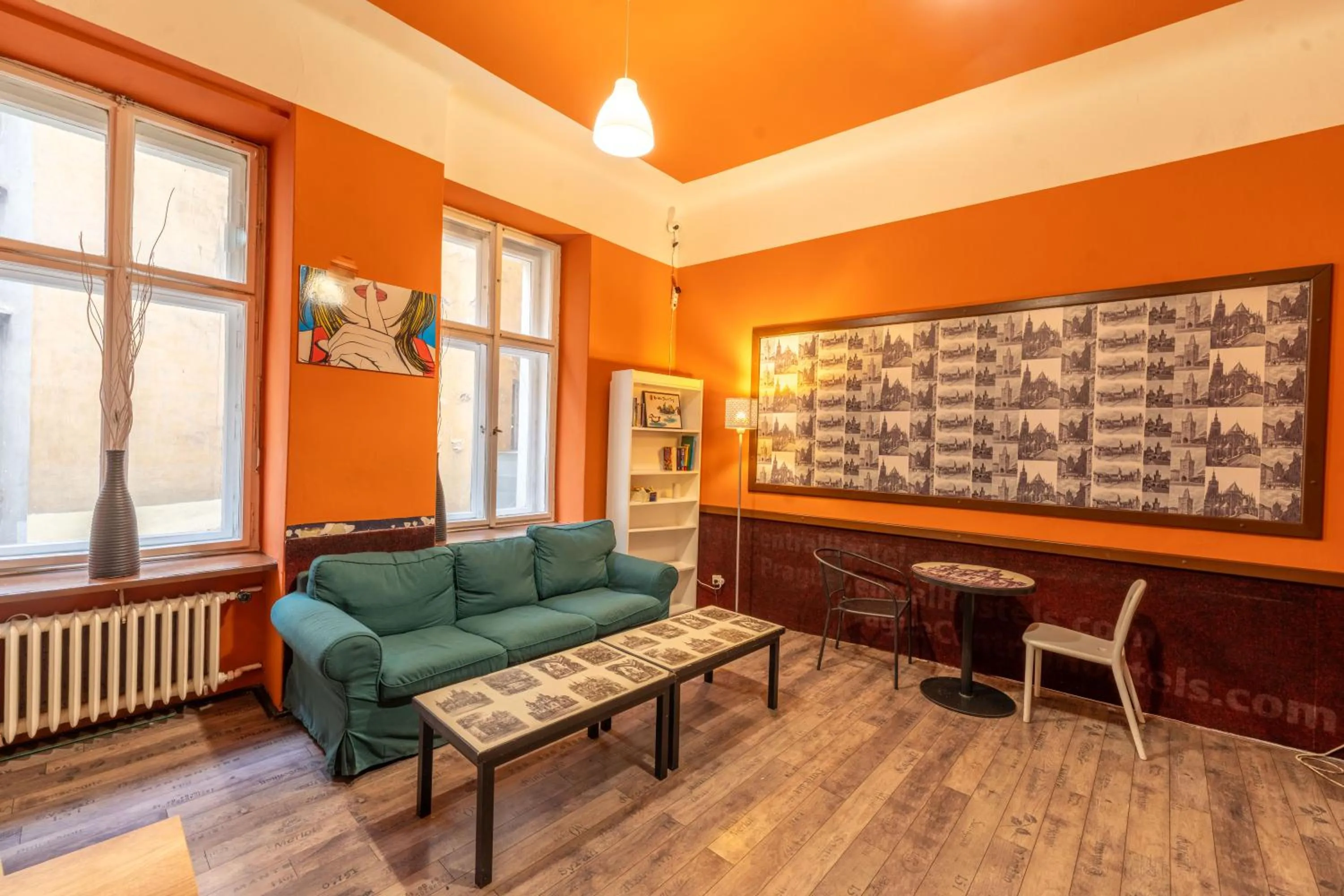 Communal lounge/ TV room in Best Spot Hostel