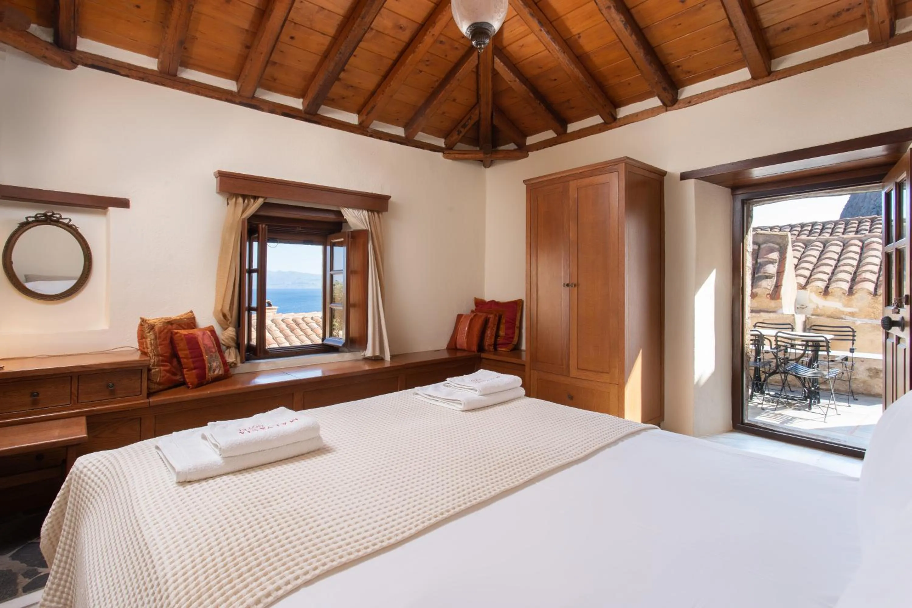 Bed in Bastione Malvasia Hotel (ex New Malvasia)