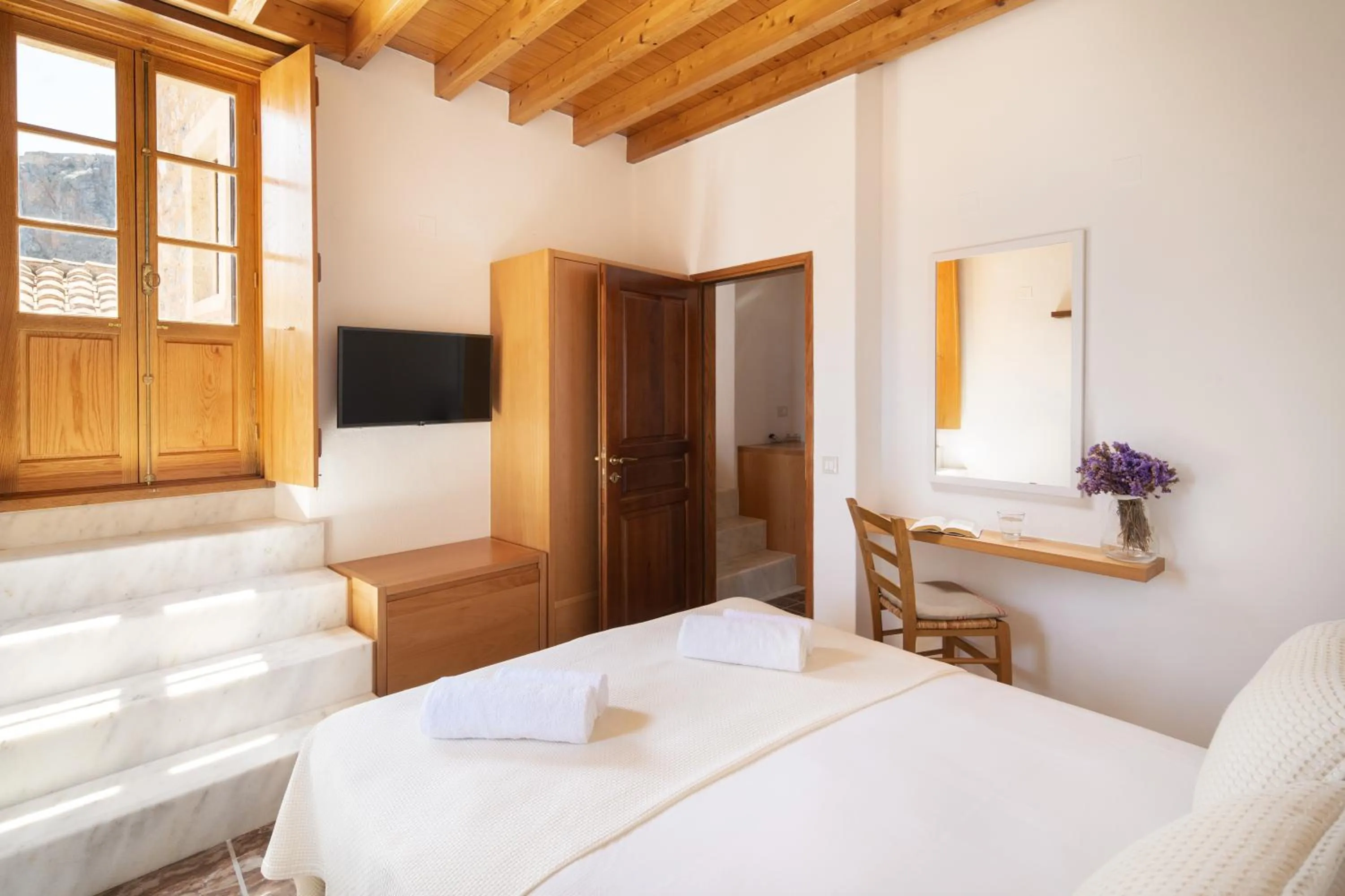 Bed in Bastione Malvasia Hotel (ex New Malvasia)