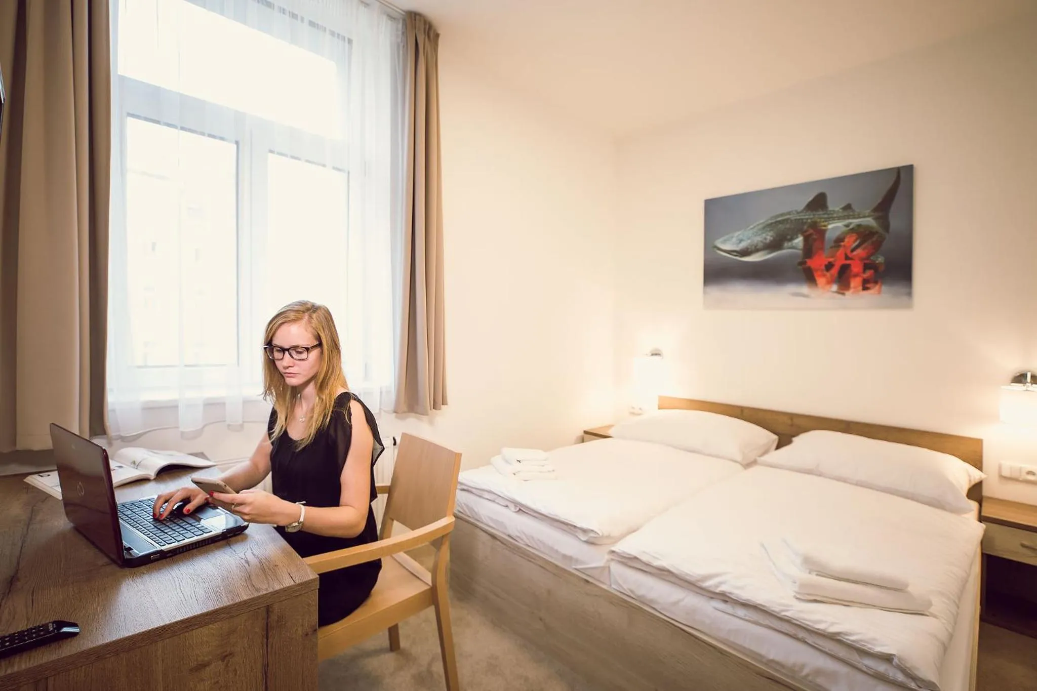 Photo of the whole room, Bed in Kings Residence