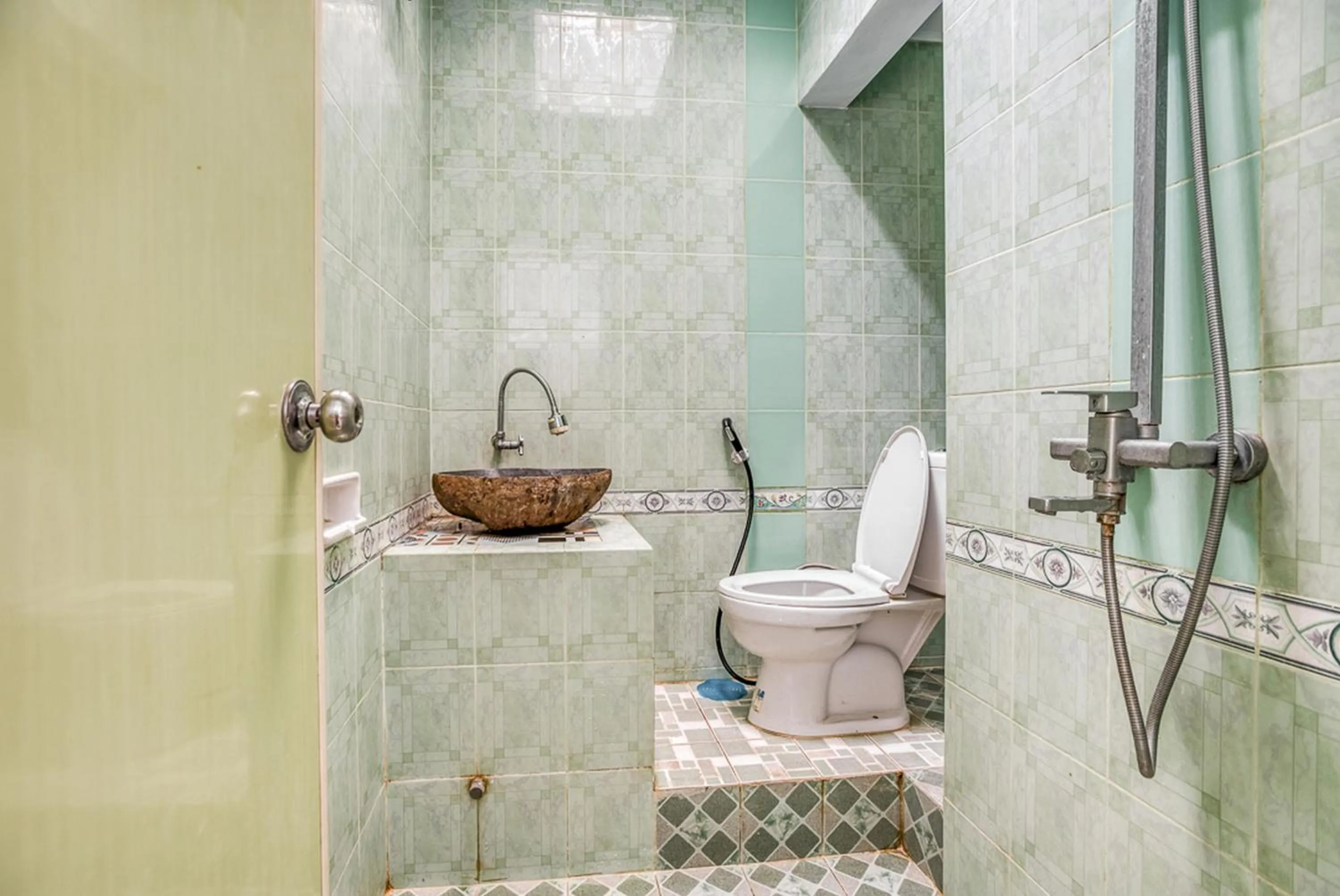 RedDoorz Hostel @ Feliz Noche Cengkareng