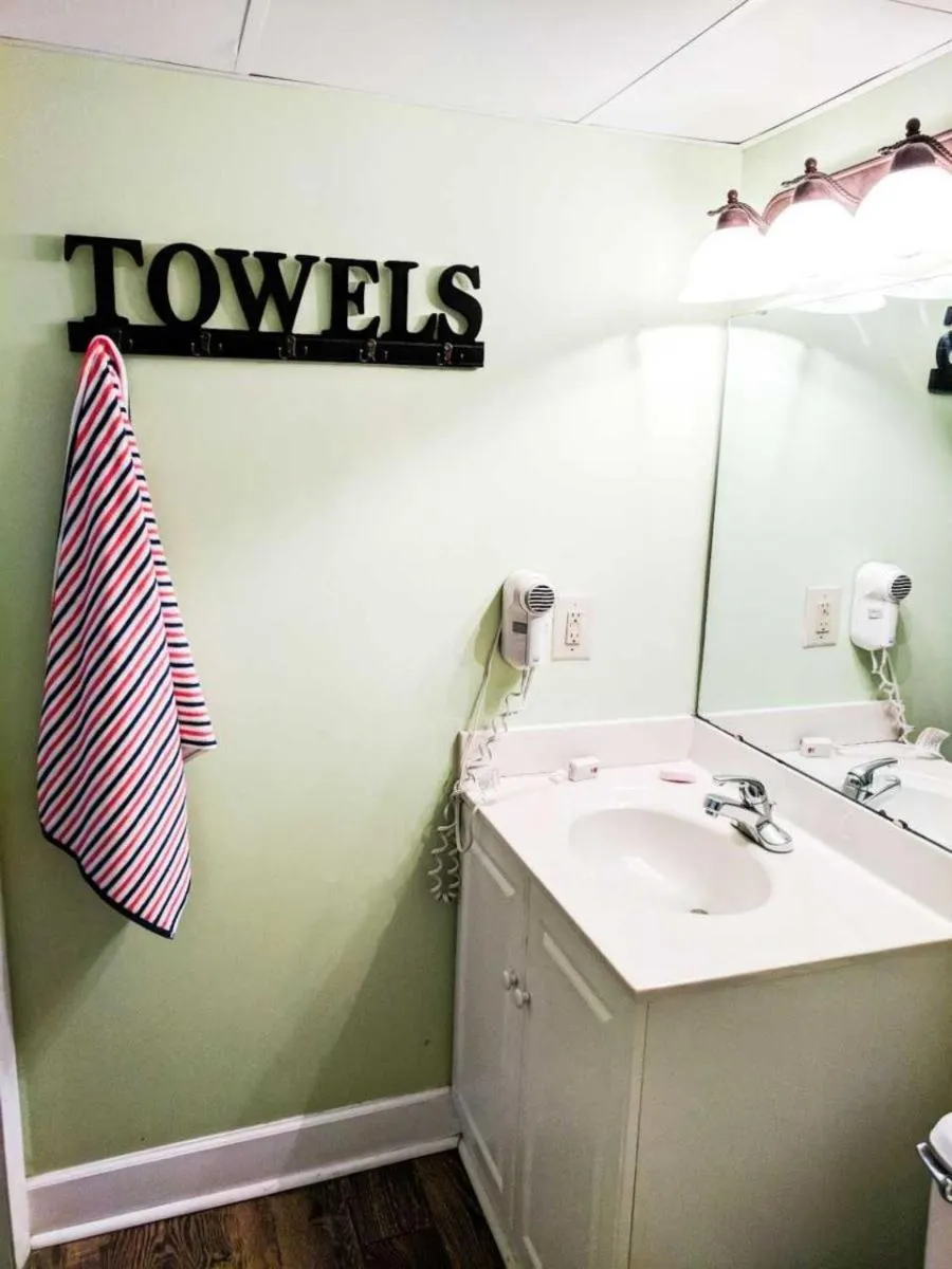 Bathroom in Sand Dunes 2428