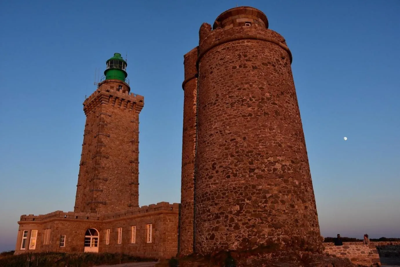 Off site in La Fontaine de Resnel