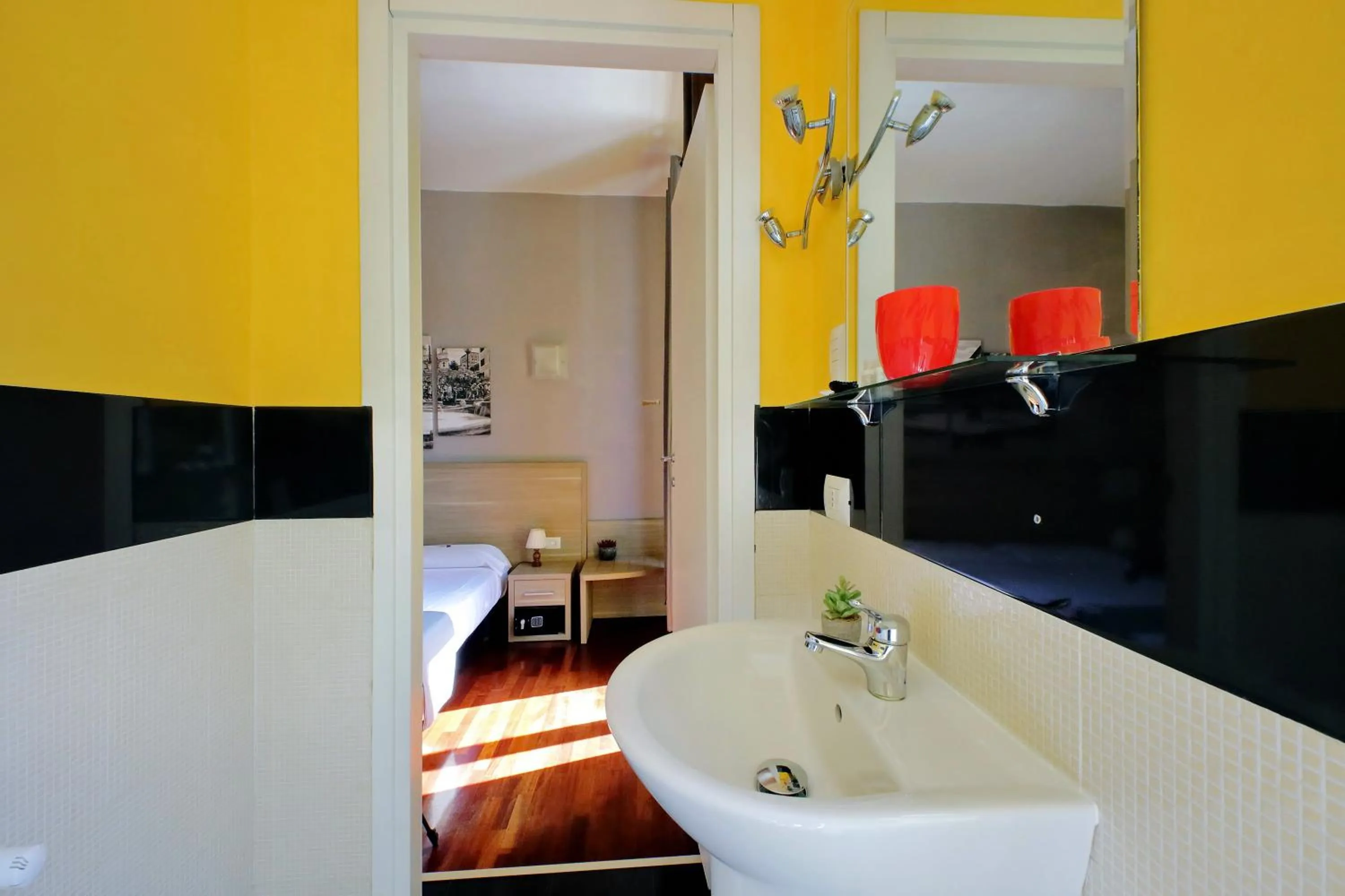 Bathroom, Bed in LHG Comfy Rooms