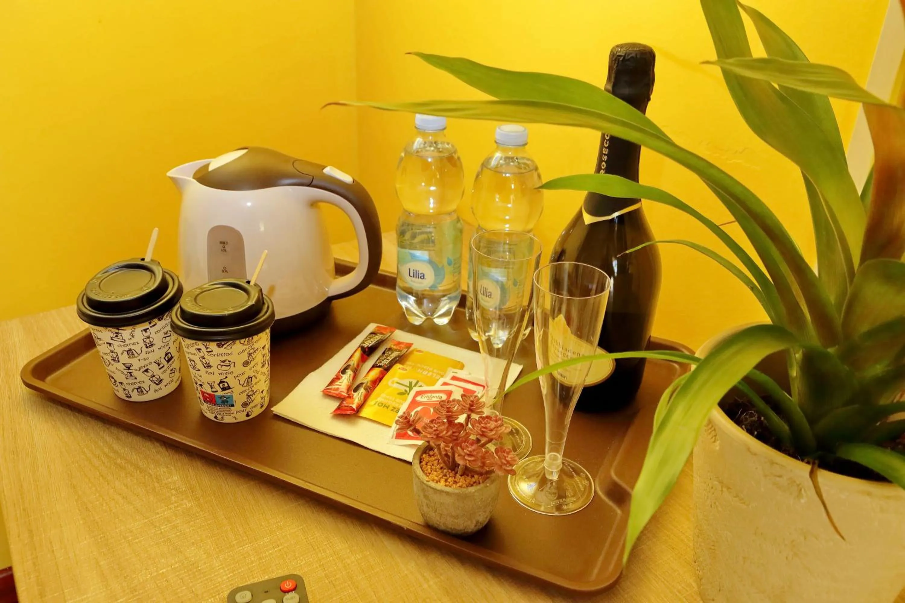 Coffee/tea facilities in LHG Comfy Rooms