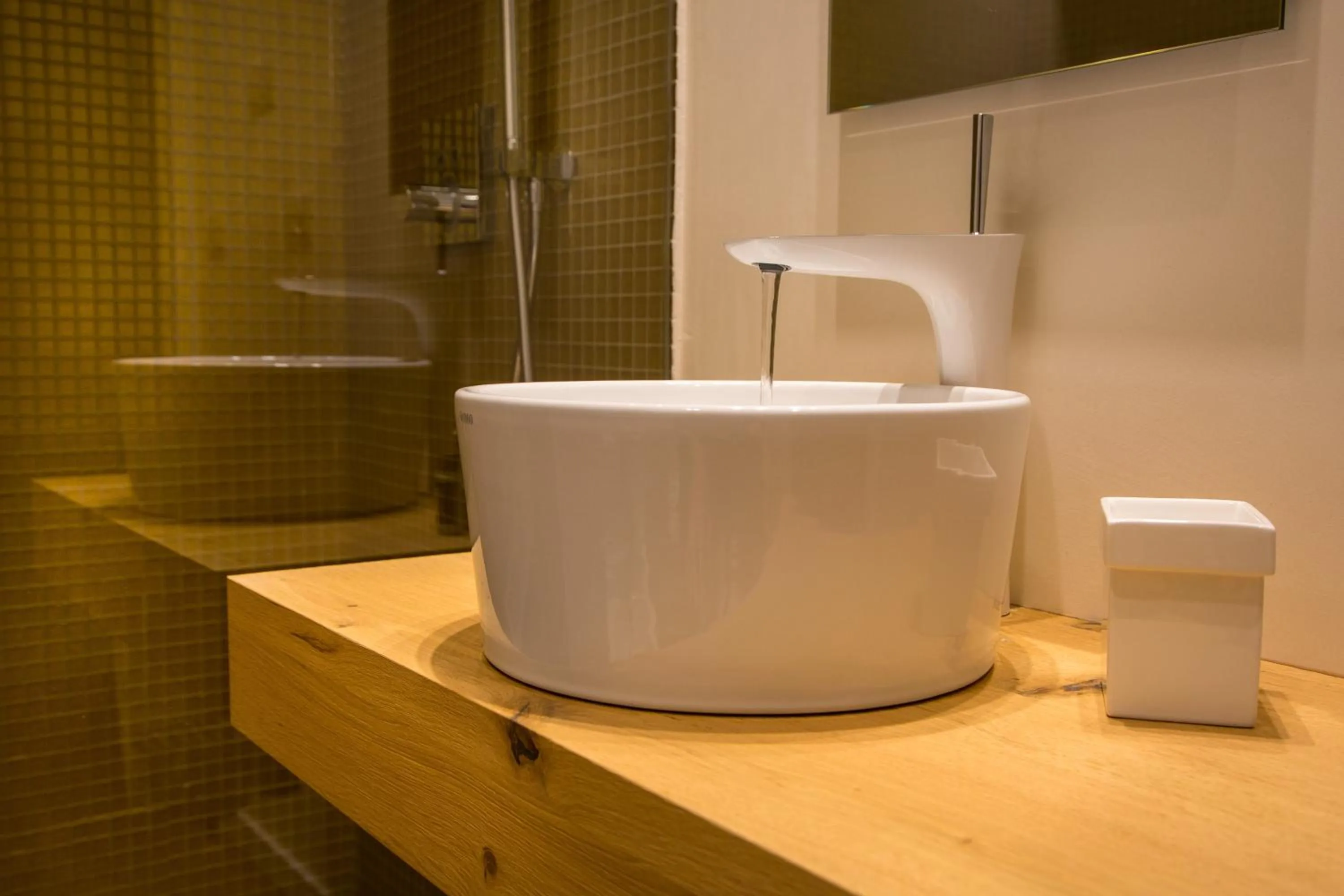 Shower in Plebis - B&B in Sicilia nel centro storico di Catania