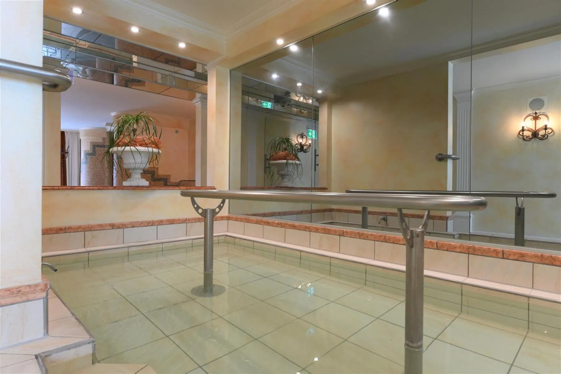 Sauna in Hotel Schweizer Hof Thermal und Vital Resort