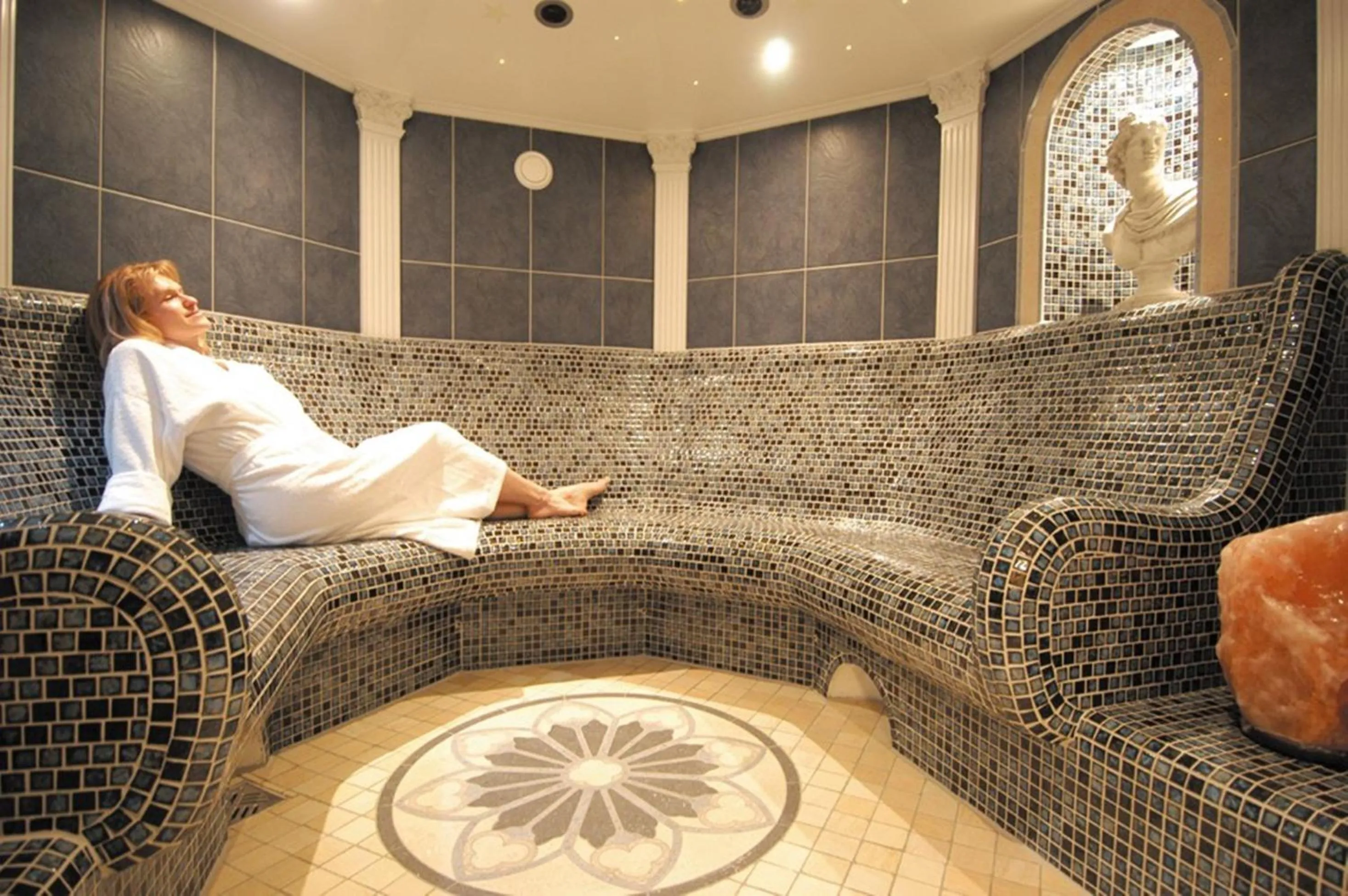 Sauna in Hotel Schweizer Hof Thermal und Vital Resort