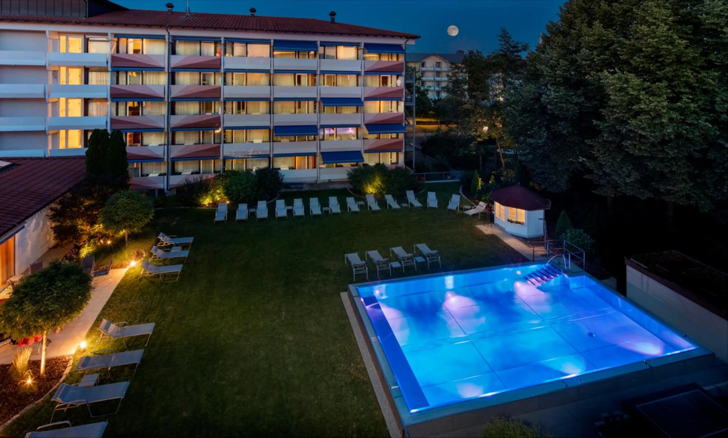 Swimming pool in Hotel Schweizer Hof Thermal und Vital Resort