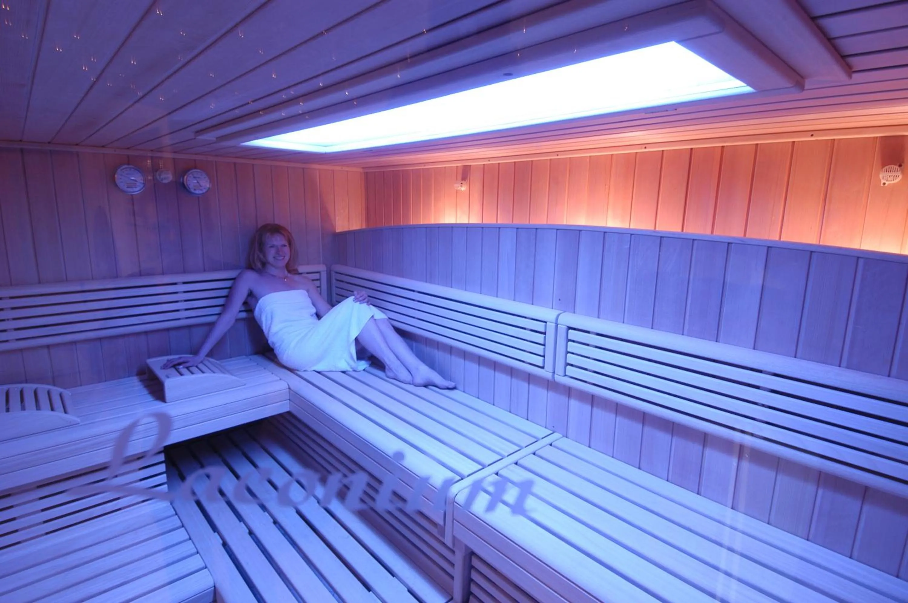 Sauna in Hotel Schweizer Hof Thermal und Vital Resort