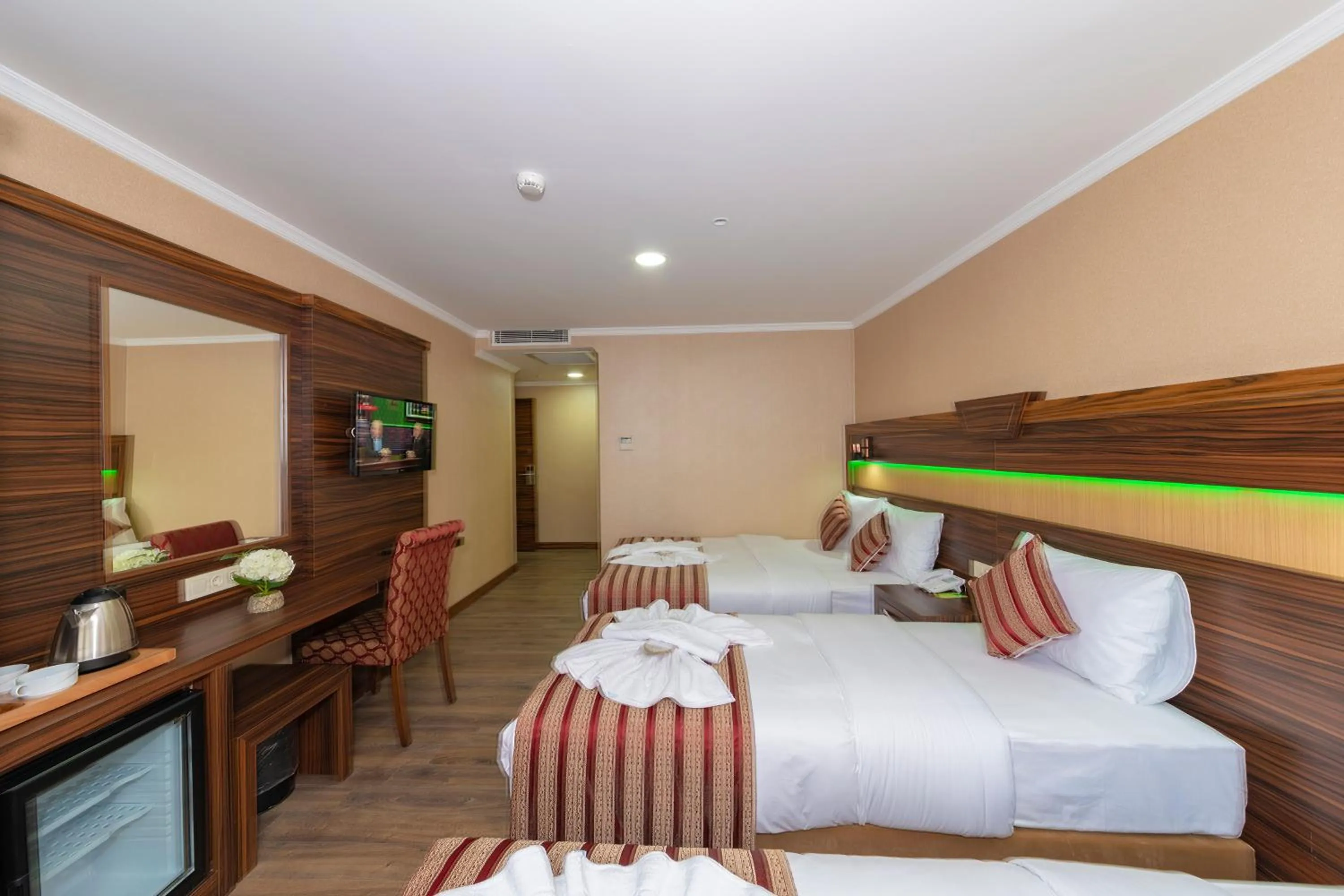 Photo of the whole room, Bed in Vision Deluxe Hotel