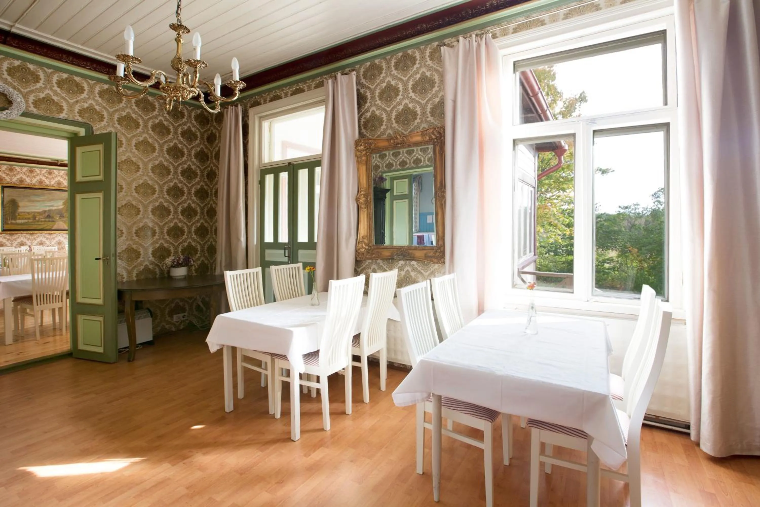 Living room in Löydön Kartano