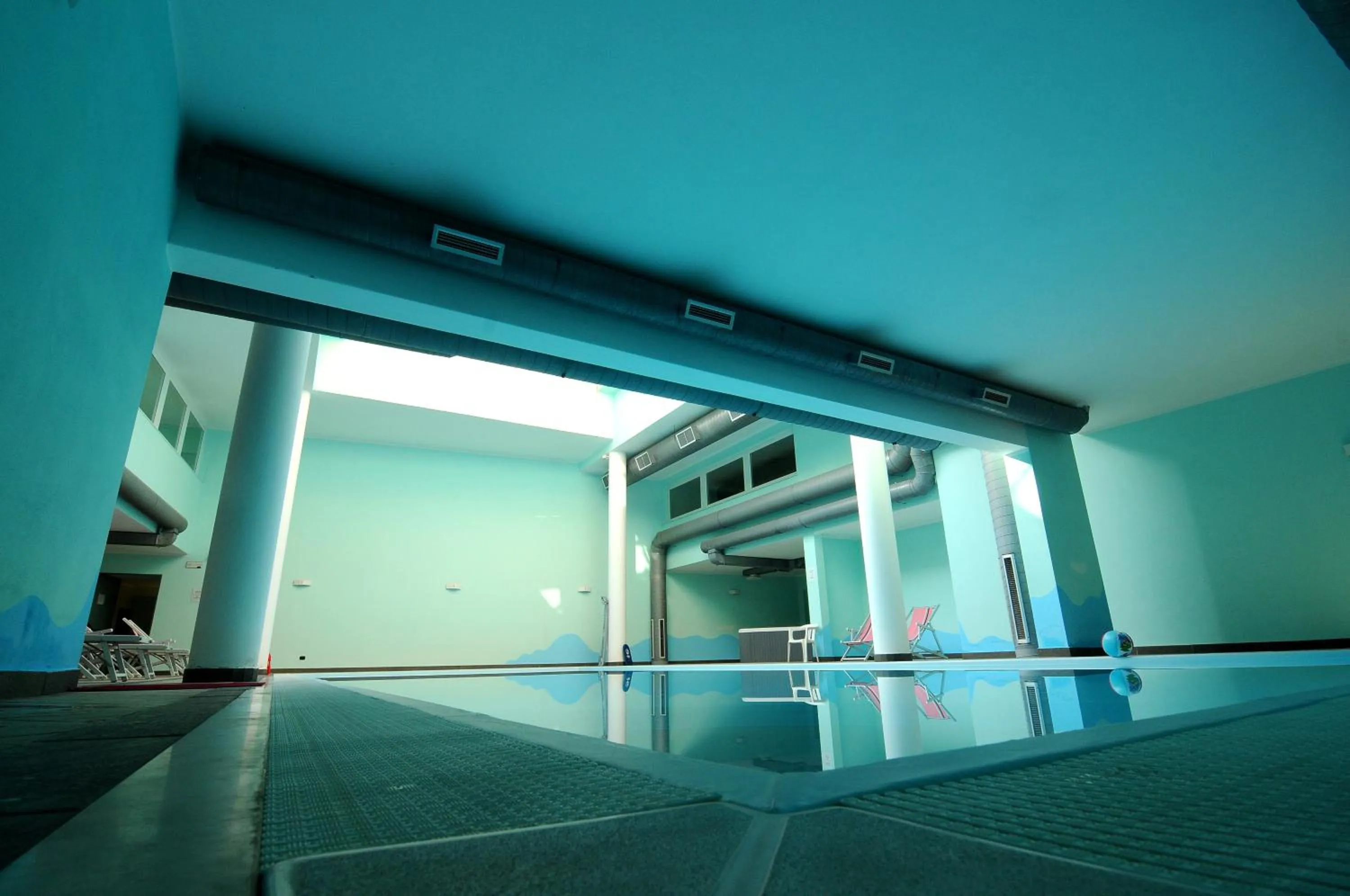 Swimming pool in Hotel Residence Mondial