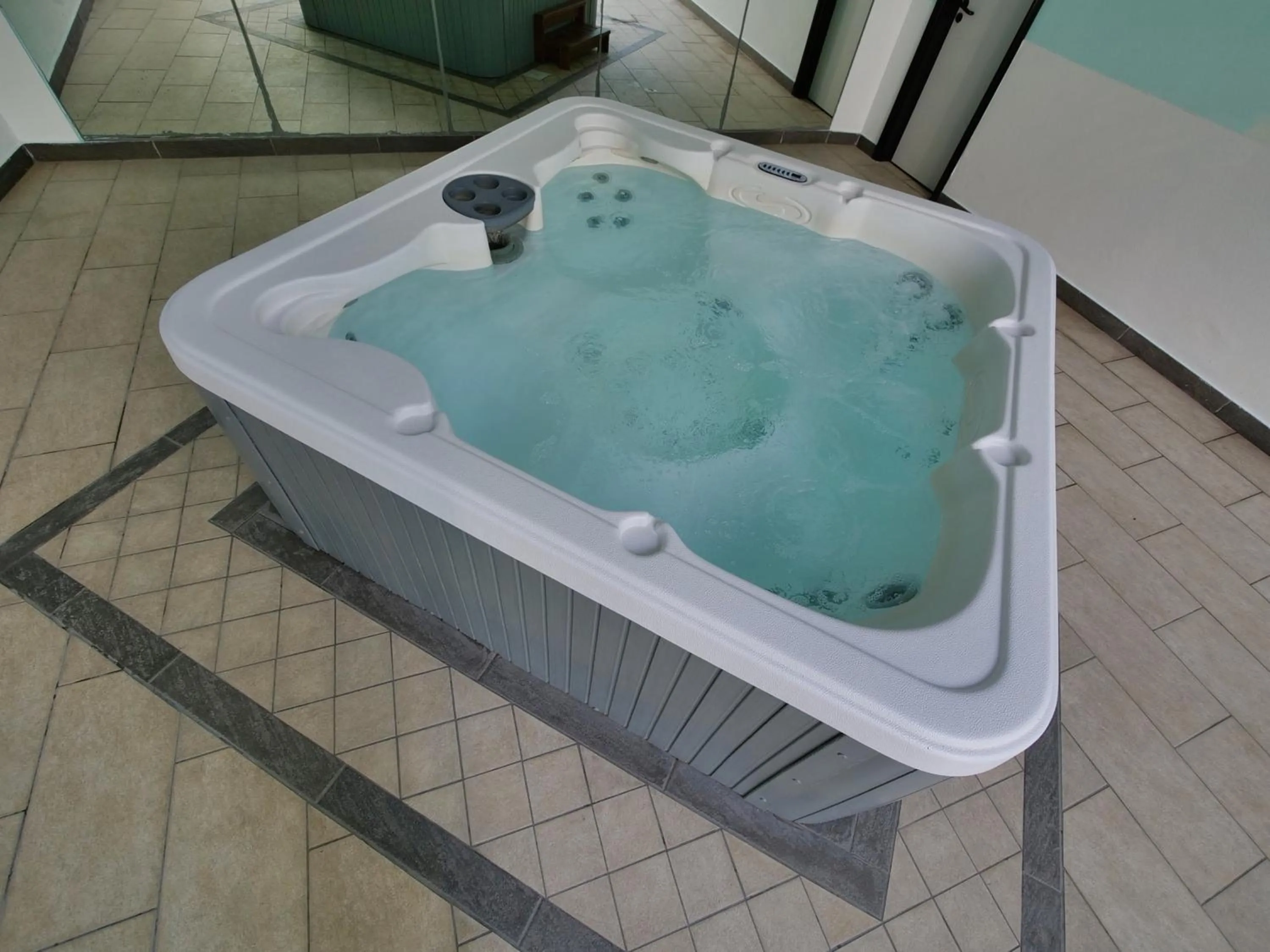 Hot Tub in Hotel Residence Mondial