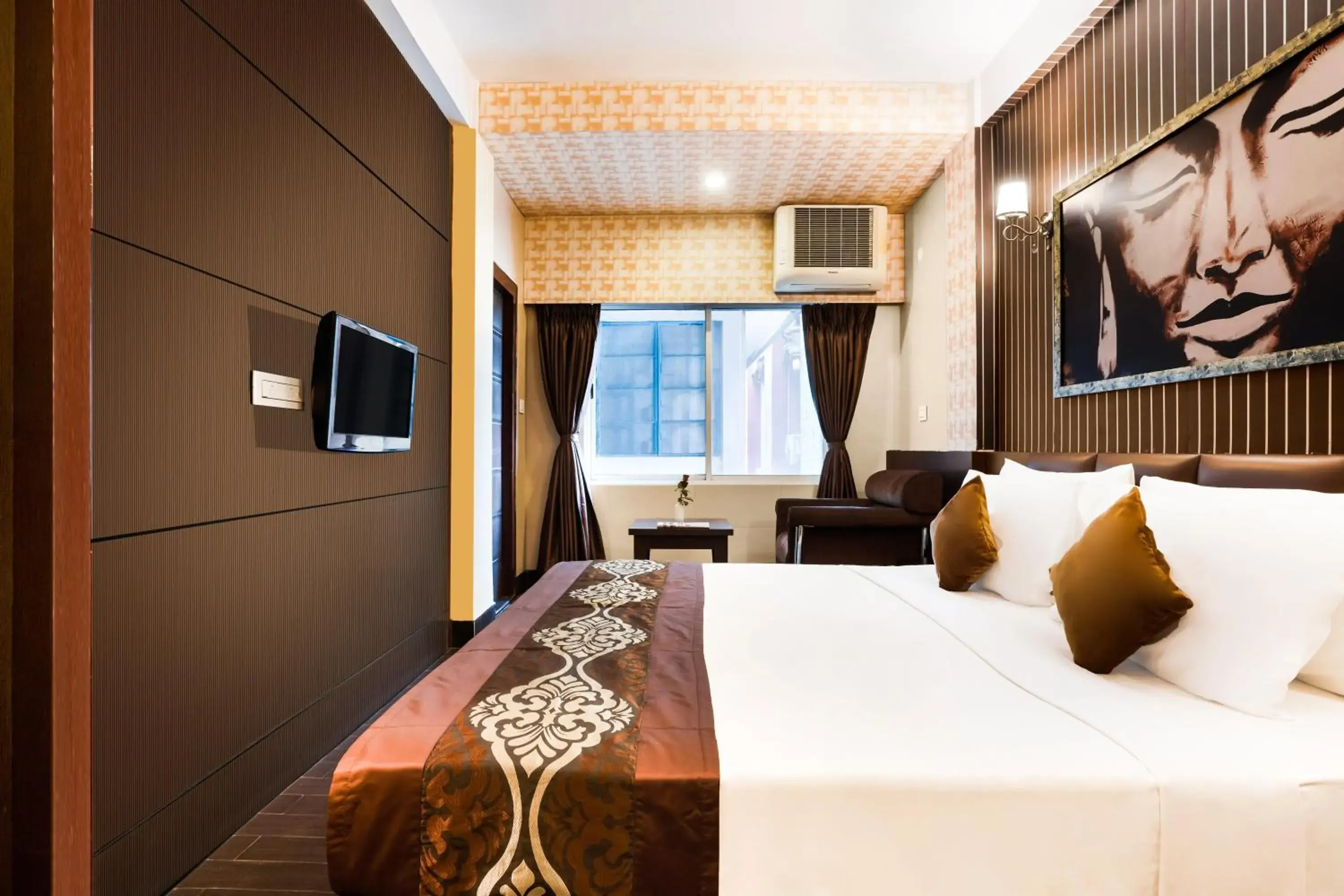 Photo of the whole room, Bed in Mount Embassy Photo of the whole room, Bed in Mount Embassy