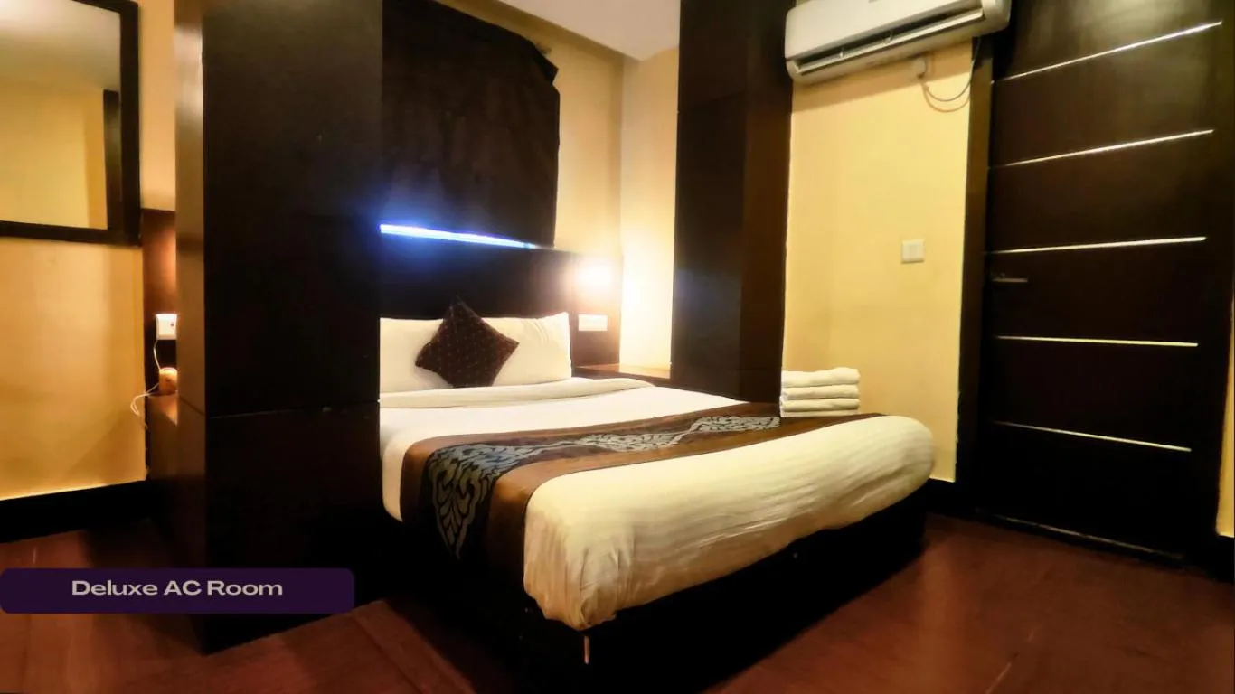 Bedroom, Bed in Mount Embassy