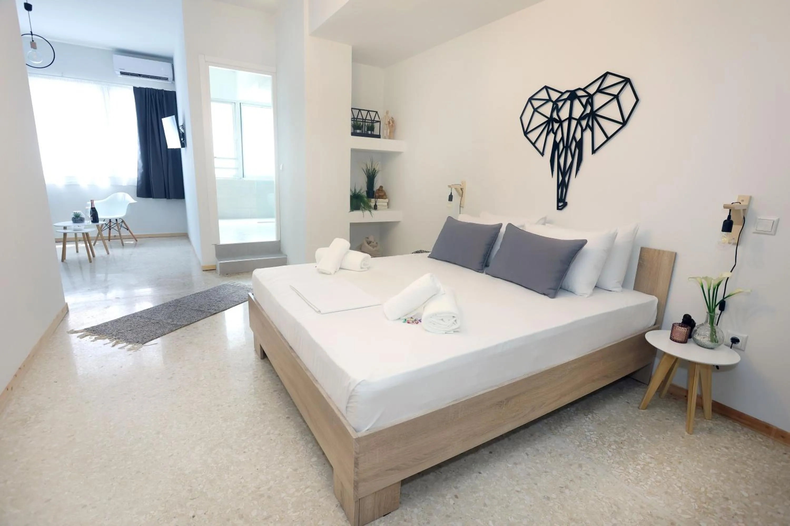 Bed in Old Town Hall Suites and Apartments