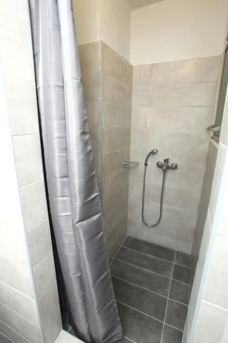 Shower in Old Town Hall Suites and Apartments