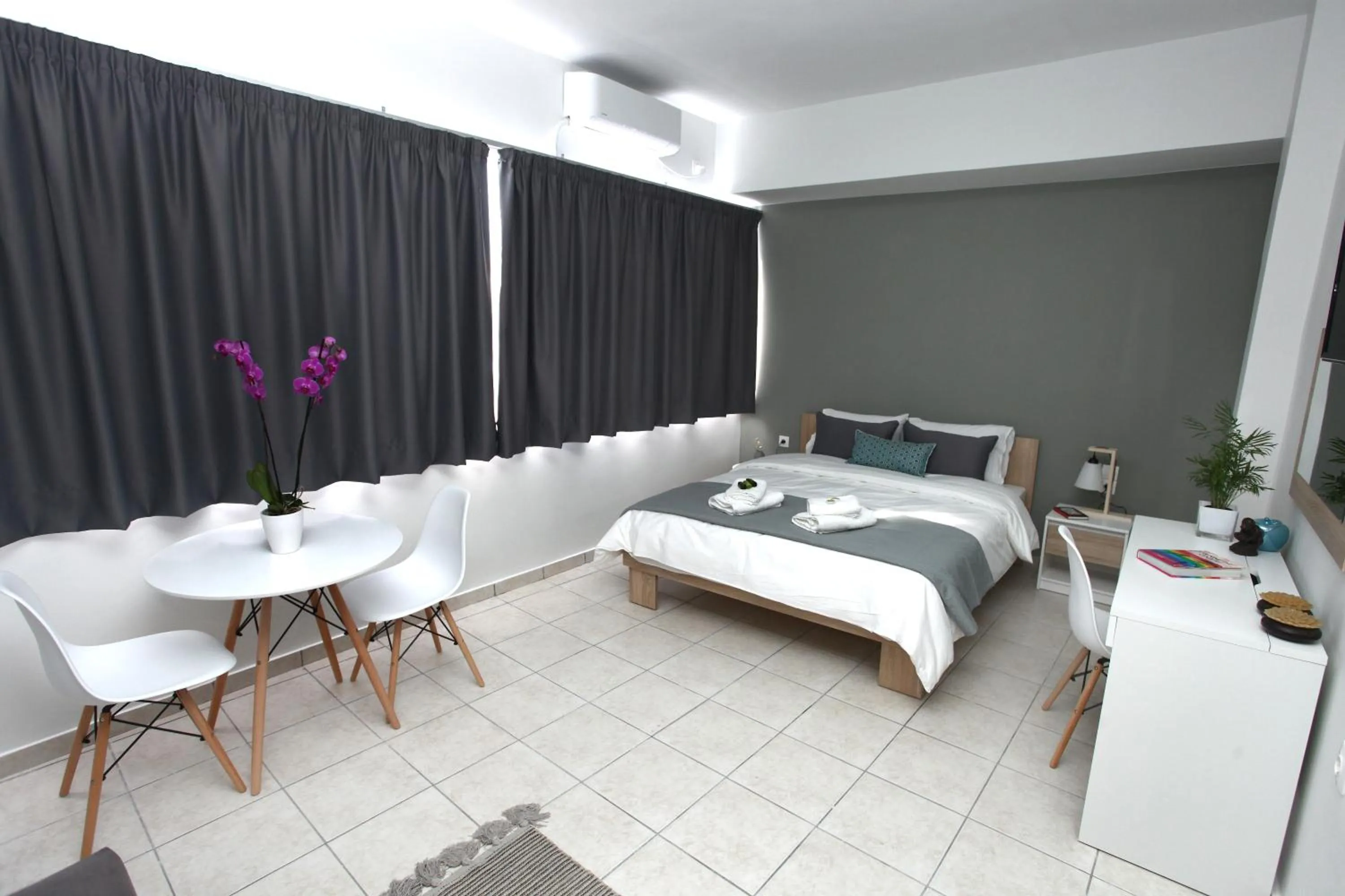 Photo of the whole room, Bed in Old Town Hall Suites and Apartments