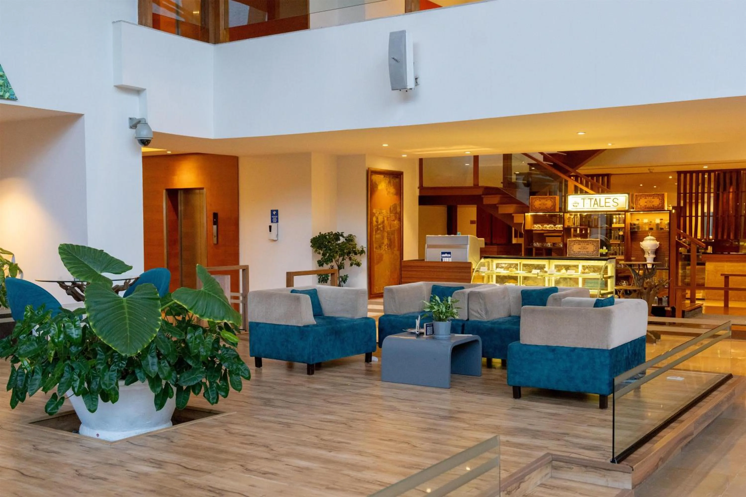 Food and drinks in Radisson Blu Plaza Hotel Hyderabad Banjara Hills