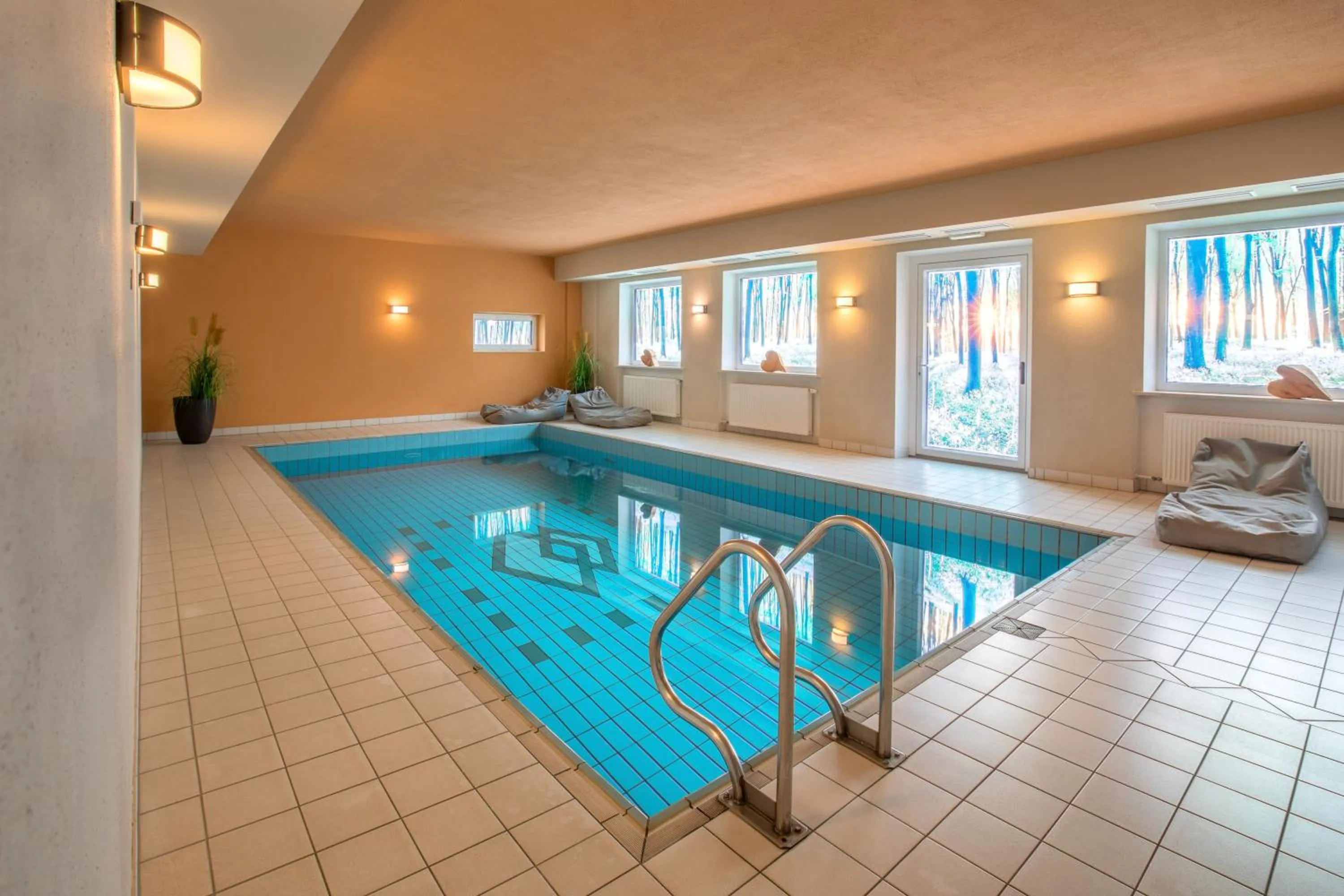 Swimming pool in Mountain Living Apartments