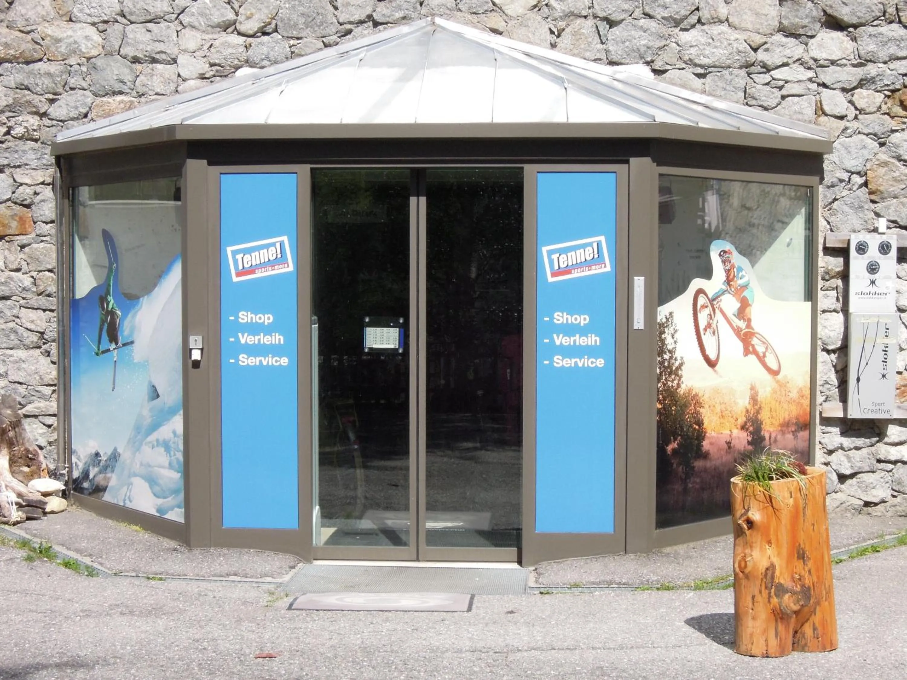 On-site shops in Mountain Living Apartments