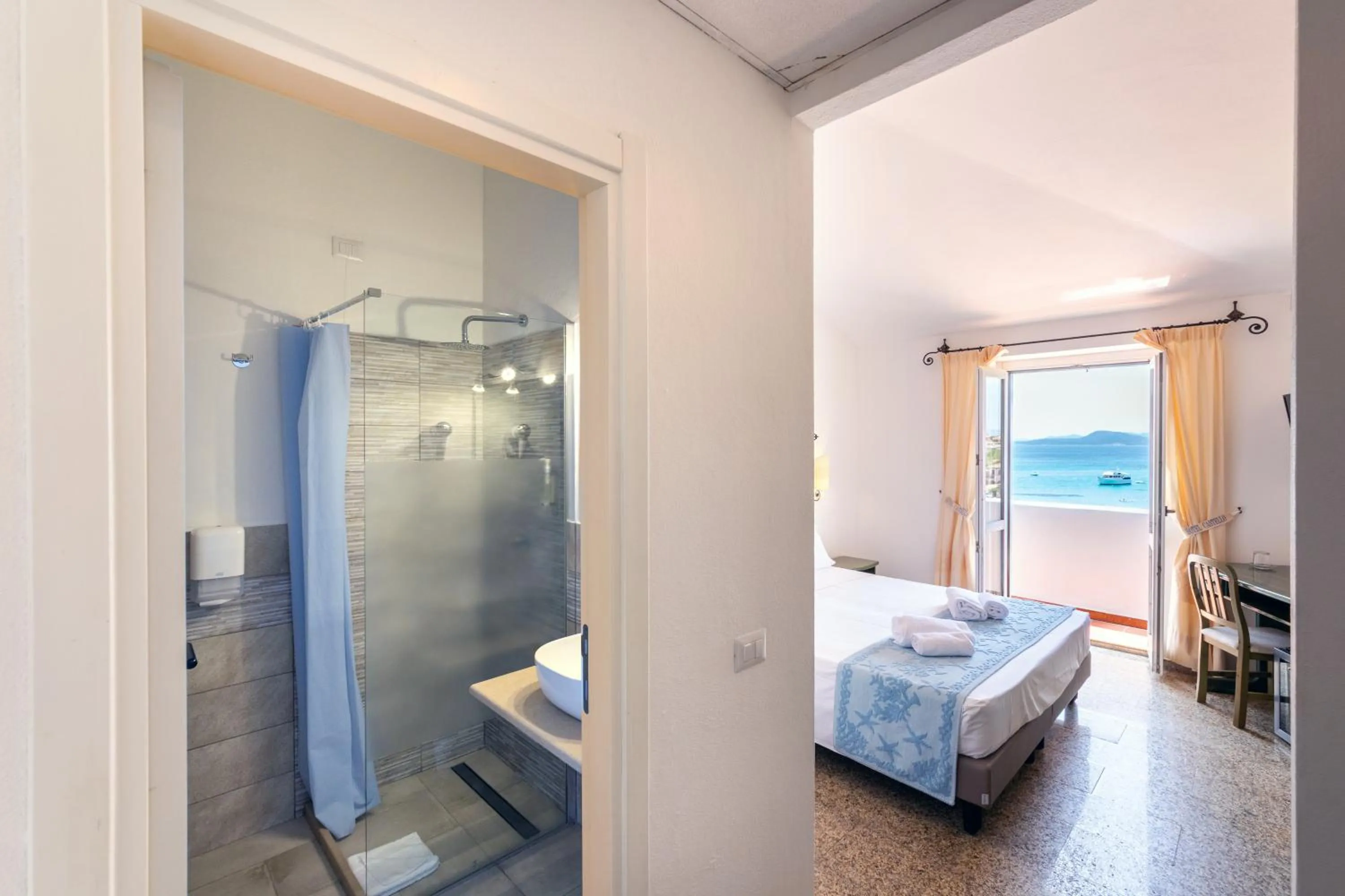 Photo of the whole room, Bed in Hotel Castello