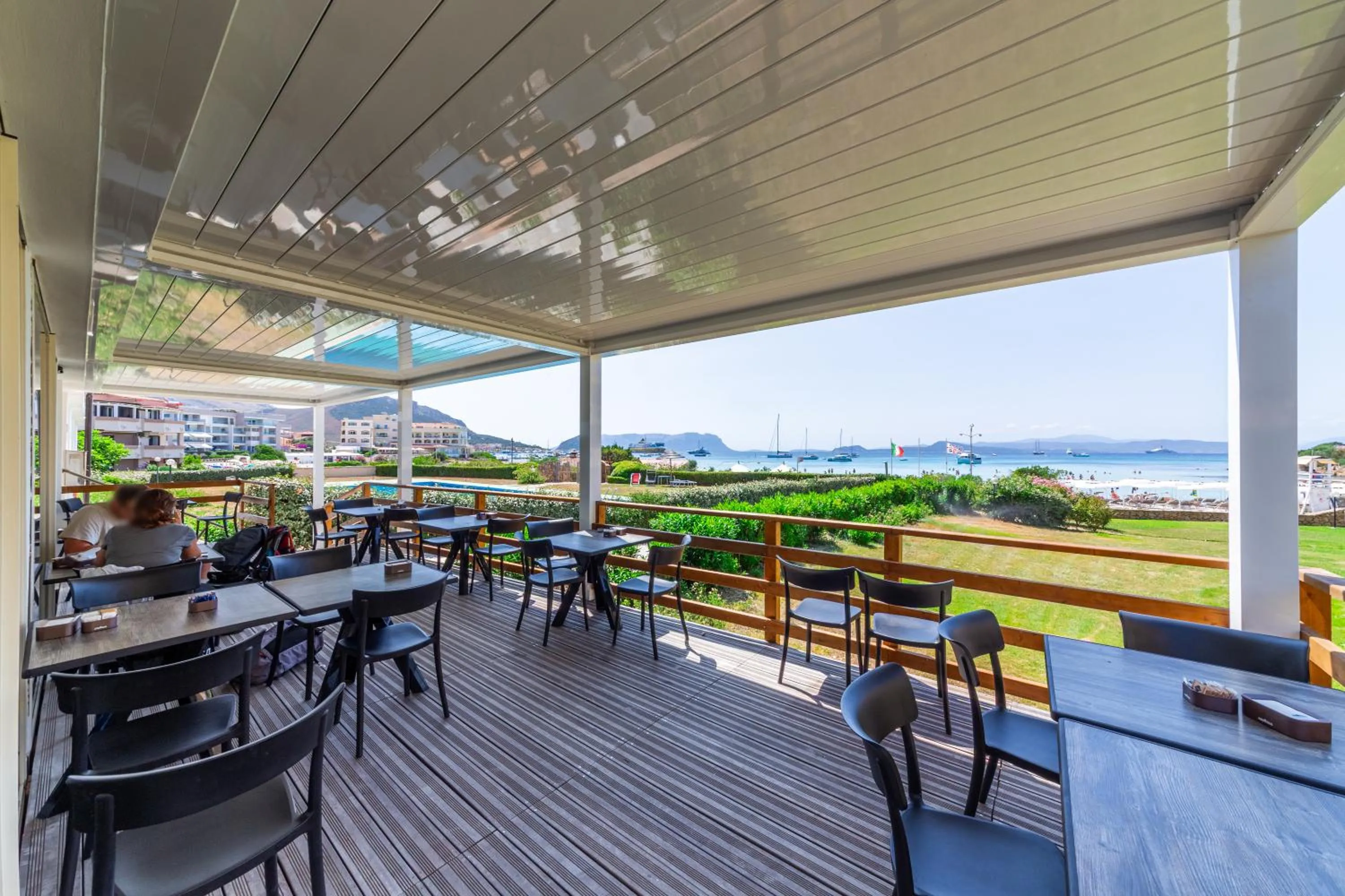 Restaurant/places to eat in Hotel Castello