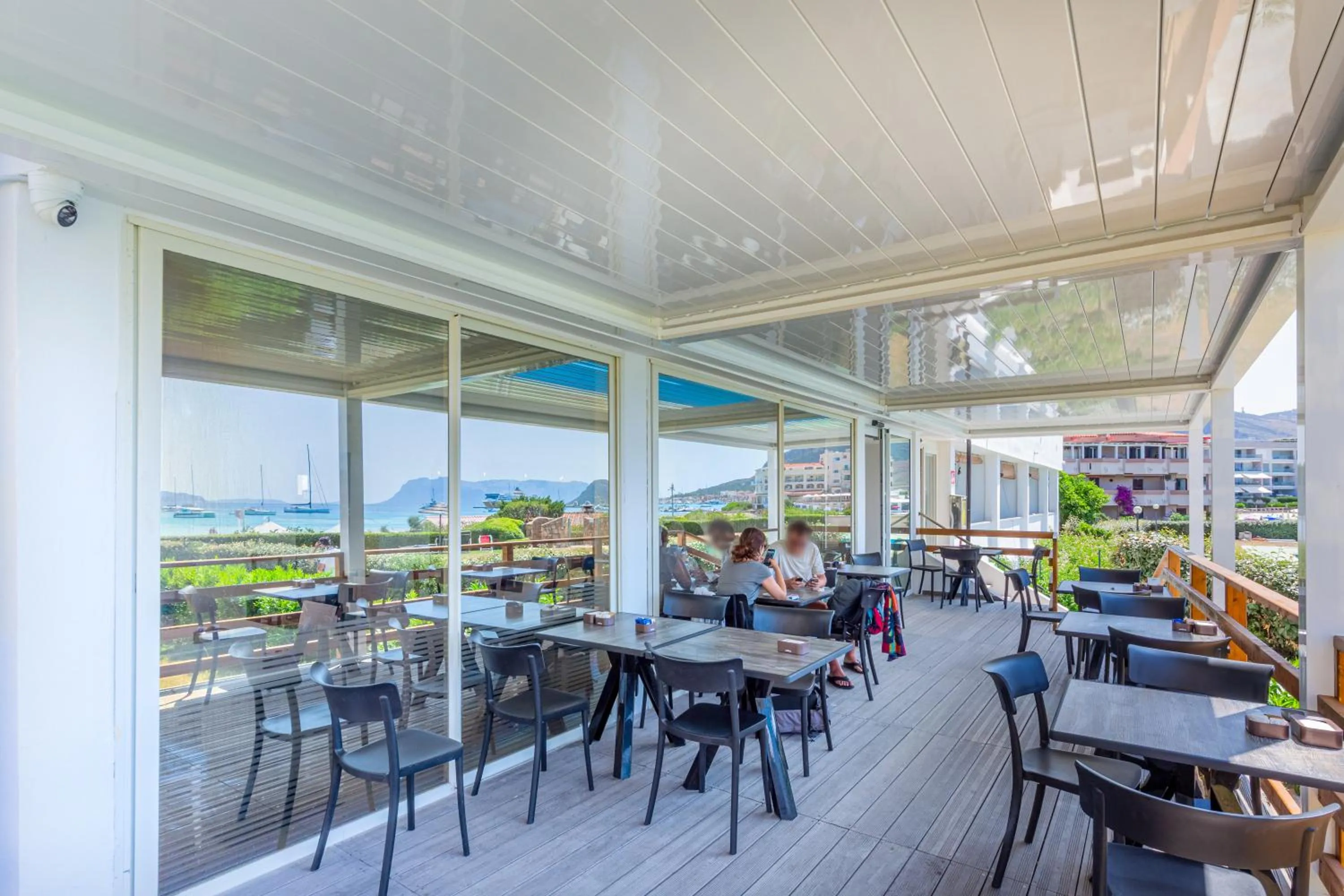 Restaurant/places to eat in Hotel Castello