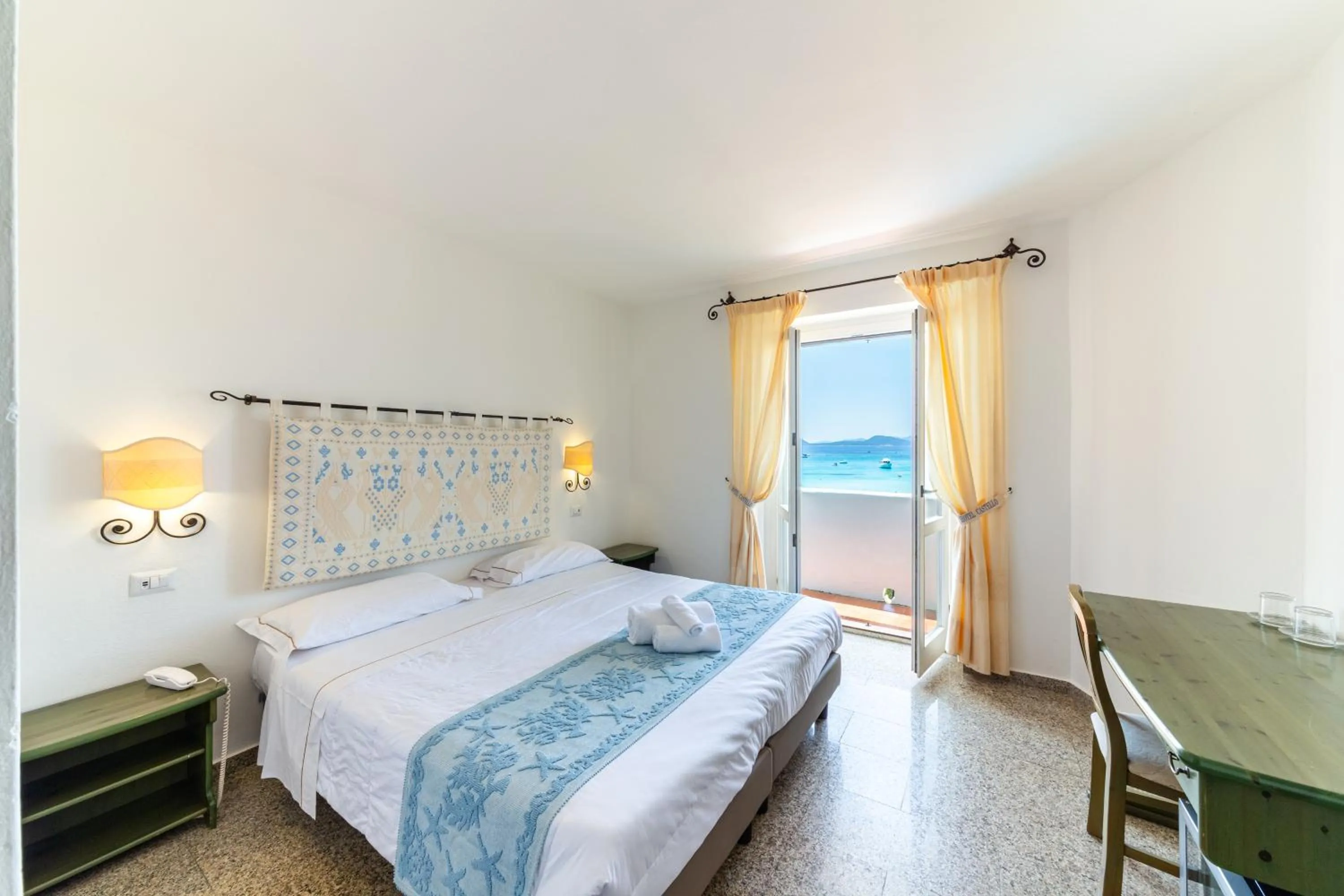 Photo of the whole room, Bed in Hotel Castello