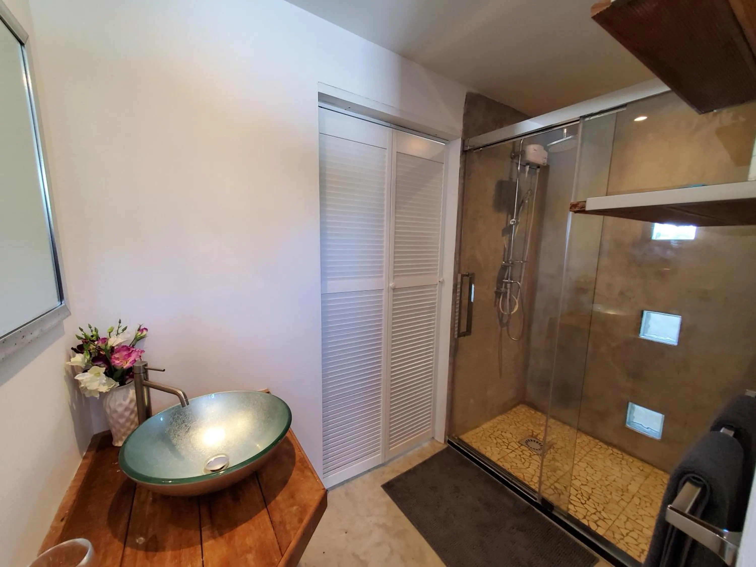 Bathroom in Sunny Hill Apartment