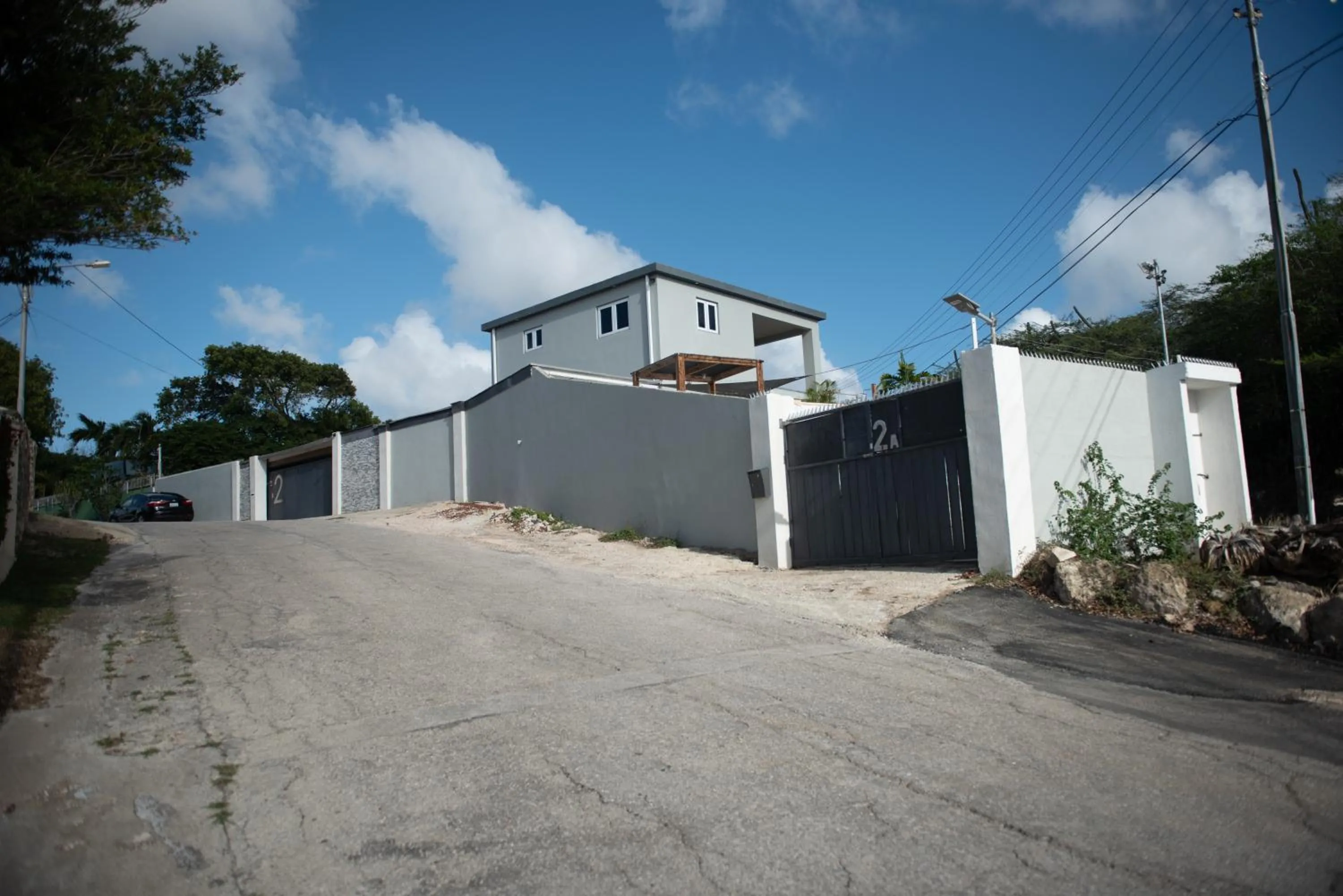 Facade/entrance in Sunny Hill Apartment