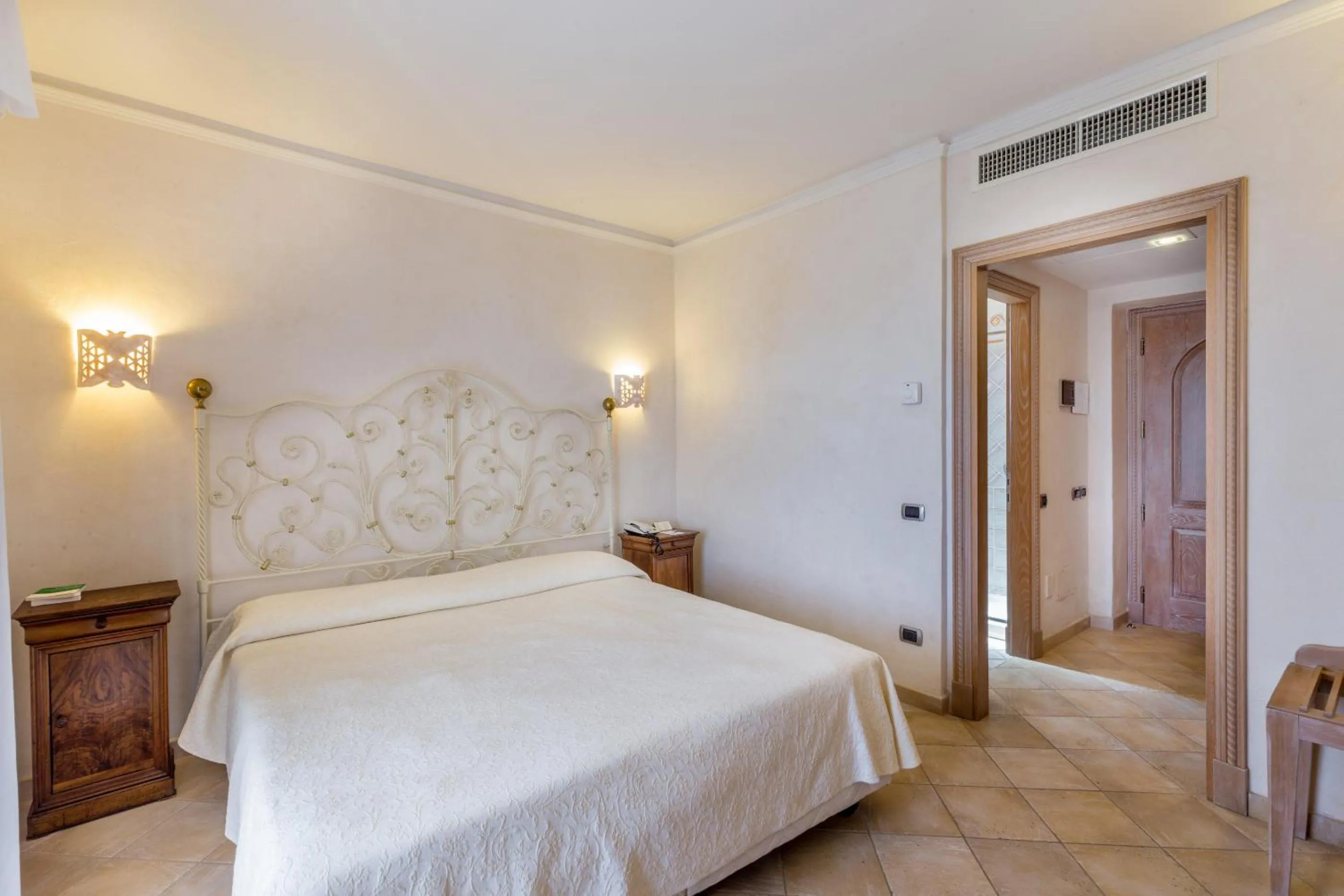 Bedroom, Bed in Petra Bianca