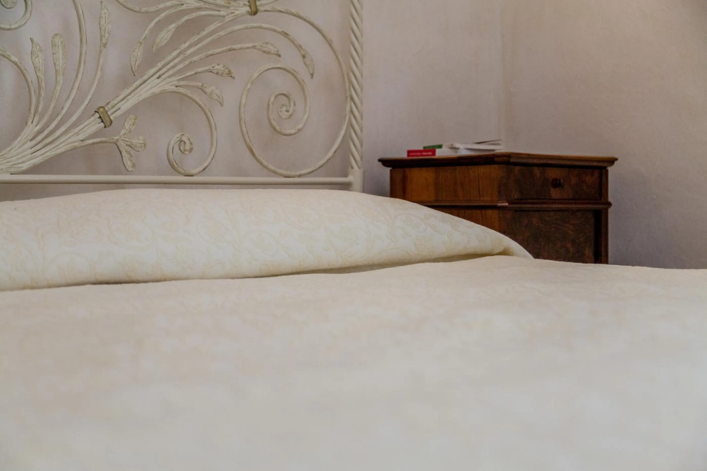 Bedroom, Bed in Petra Bianca