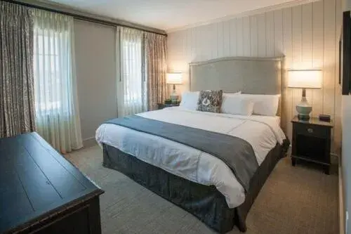 Standard King Room in The Inn at Patrick Square Standard King Room in The Inn at Patrick Square